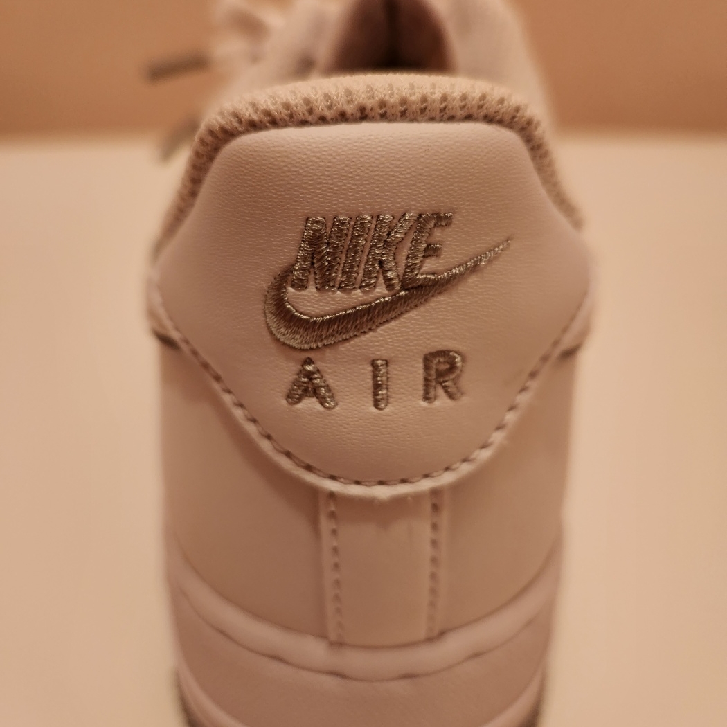 Nike Air Force 1 '07 White Wolf Grey 착용 스타일 - 5