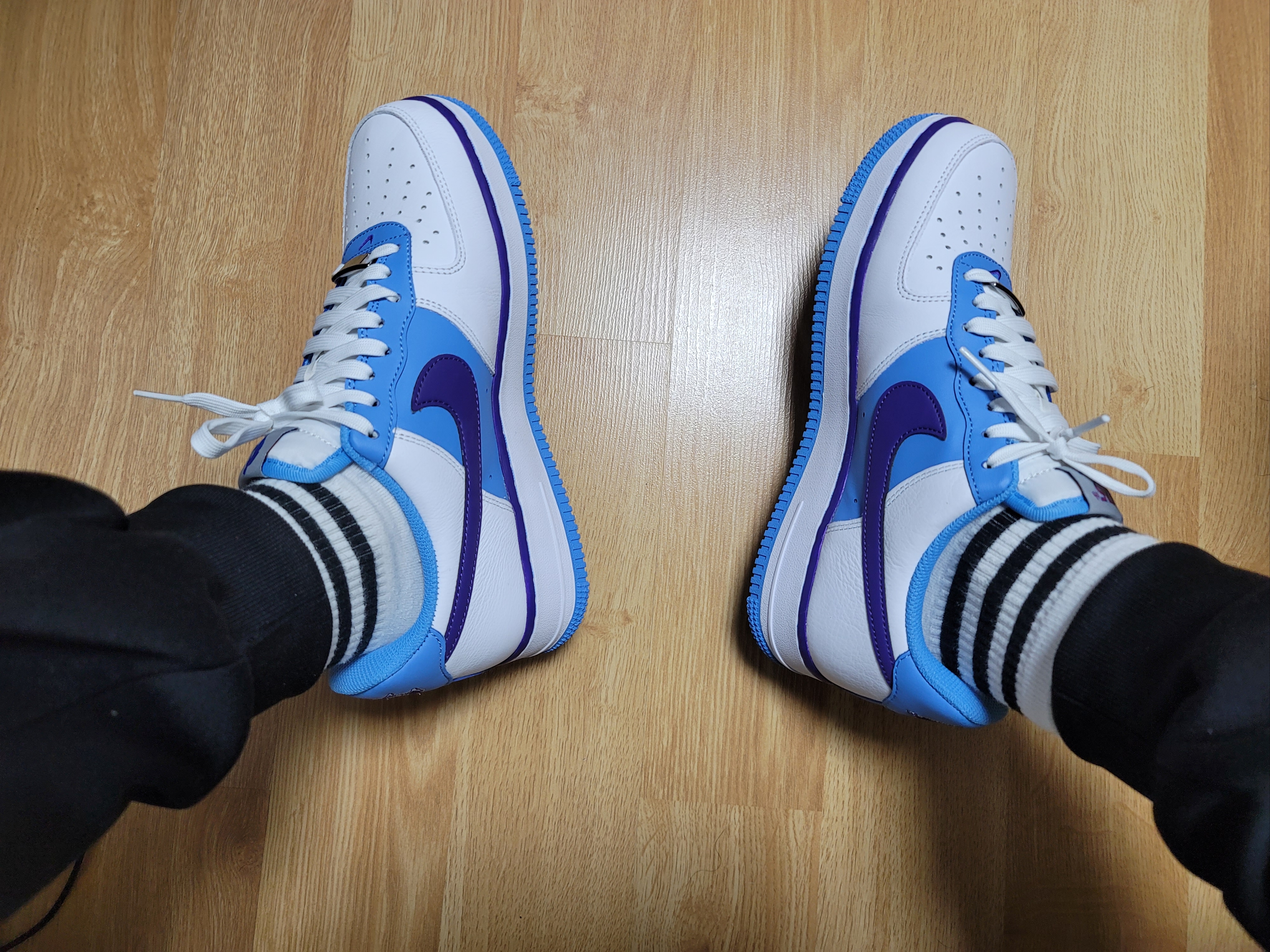 Nike x NBA Air Force 1 '07 LV8 EMB White and Coast Field 착용 스타일 - 3