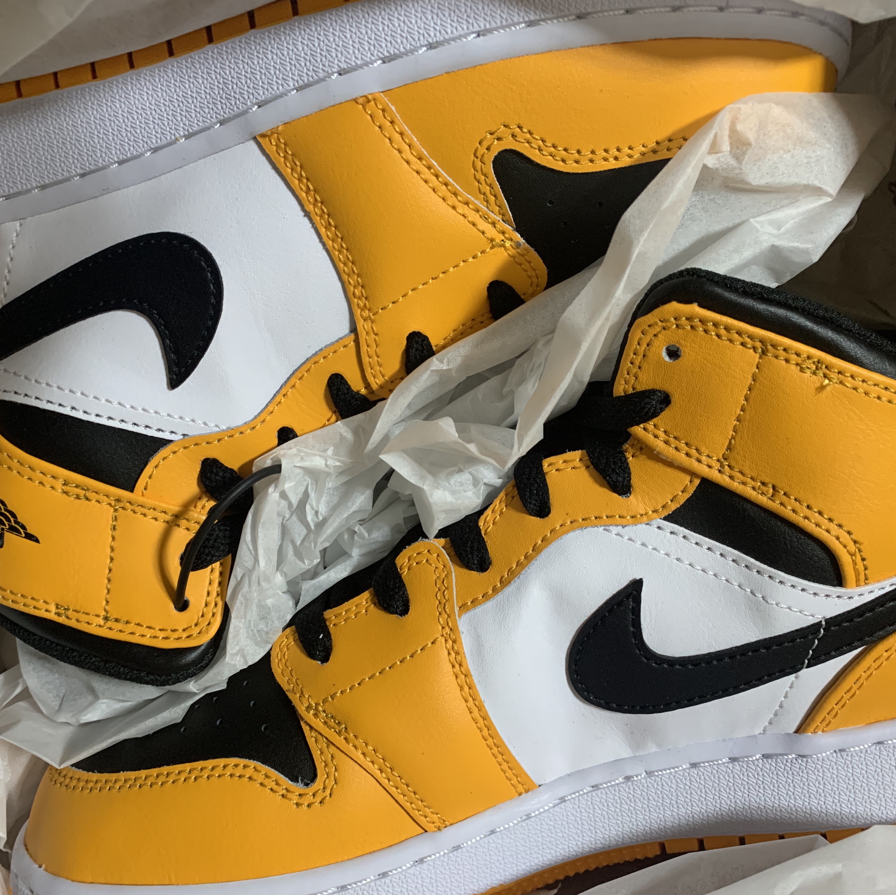 (GS) Jordan 1 Mid Taxi 착용 스타일 - 1