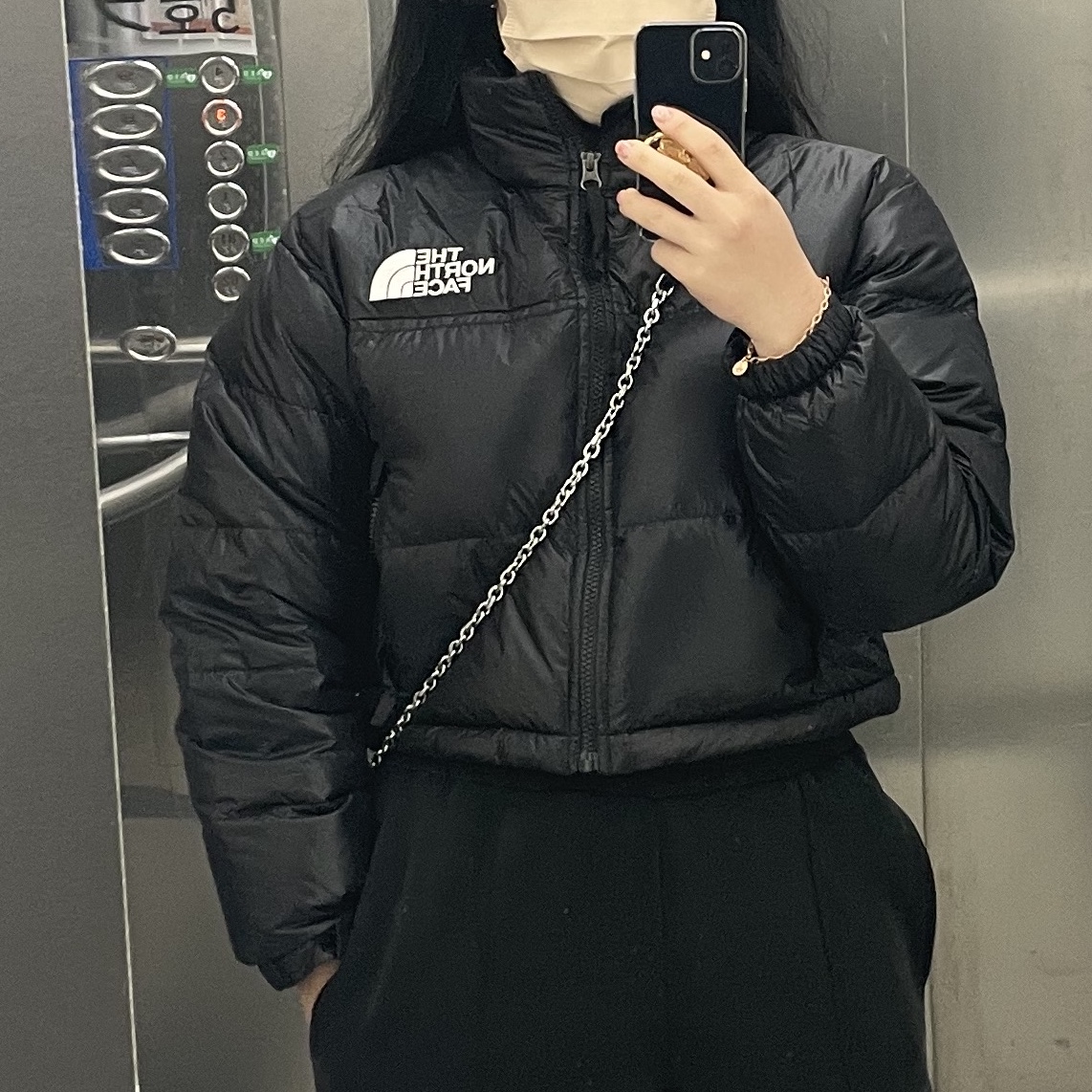 (W) The North Face Nuptse Short Jacket Black 착용 스타일