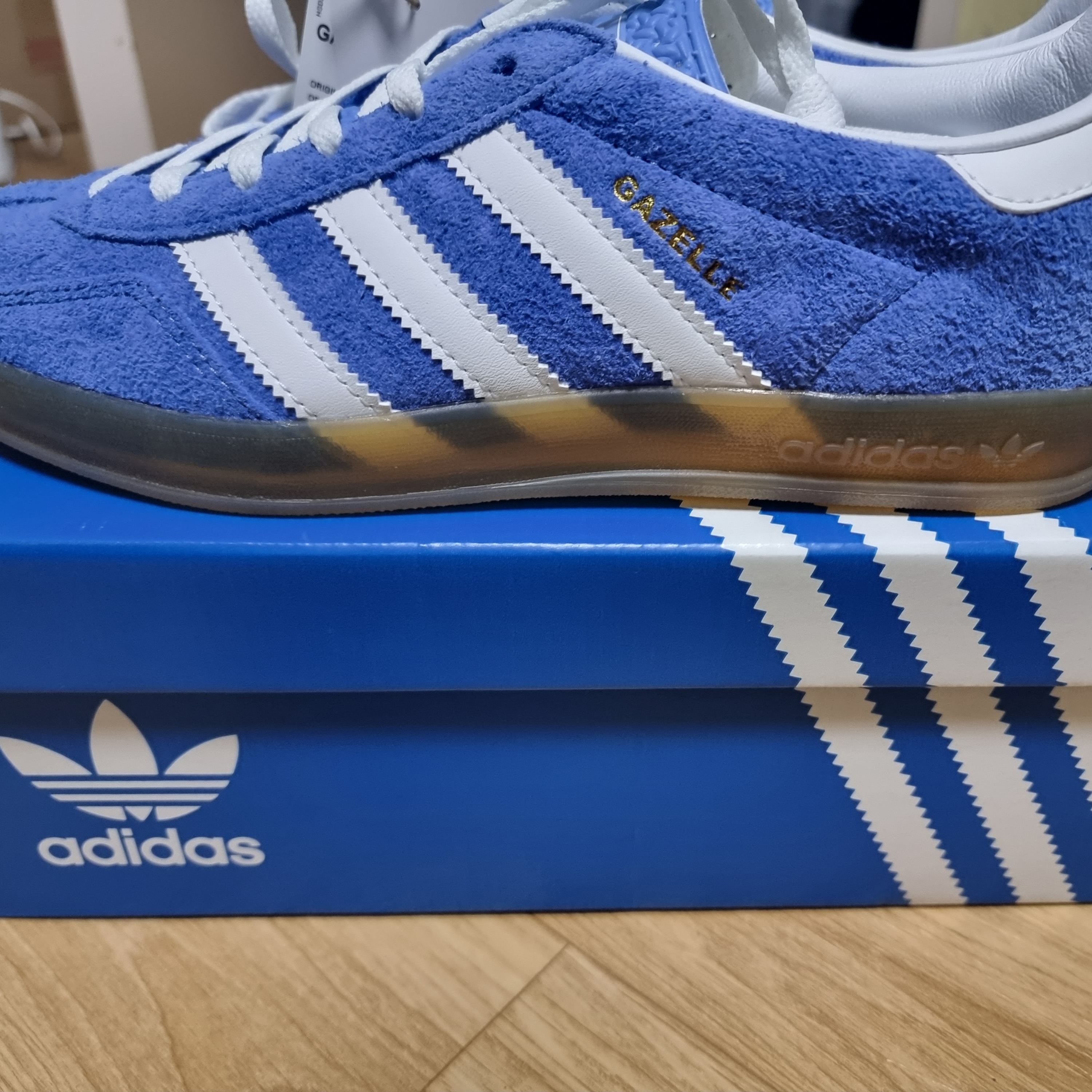 (W) Adidas Gazelle Indoor Blue Fusion Cloud White 착용 스타일 - 4