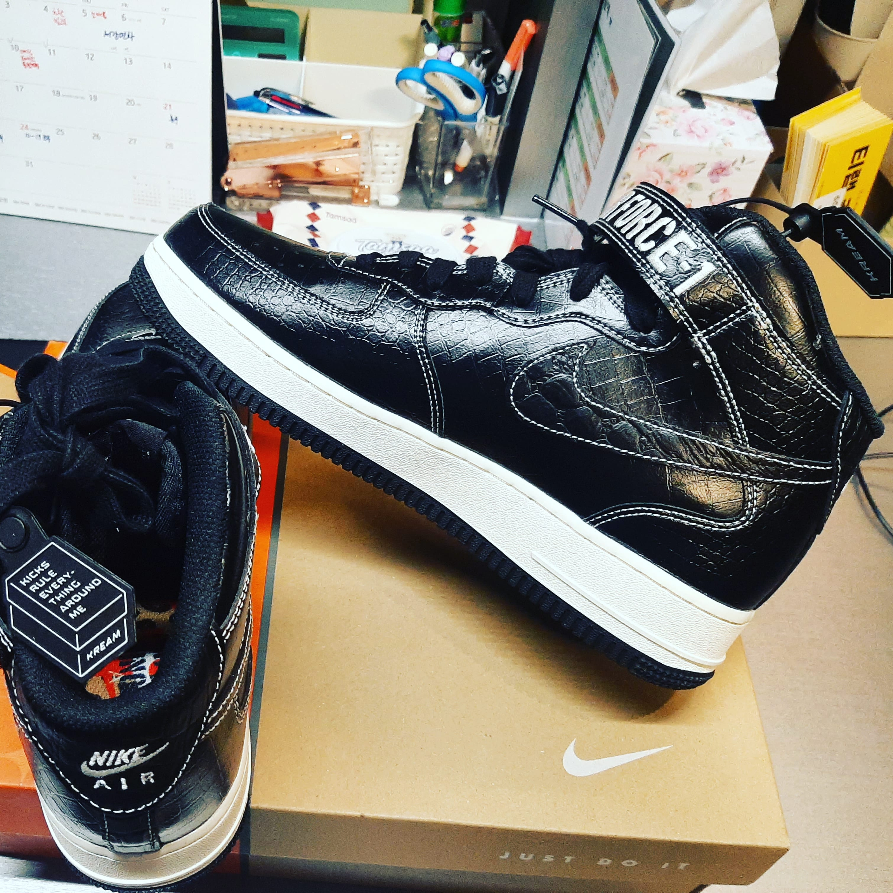 Nike Air Force 1 Mid '07 LX Our Force 1 착용 스타일