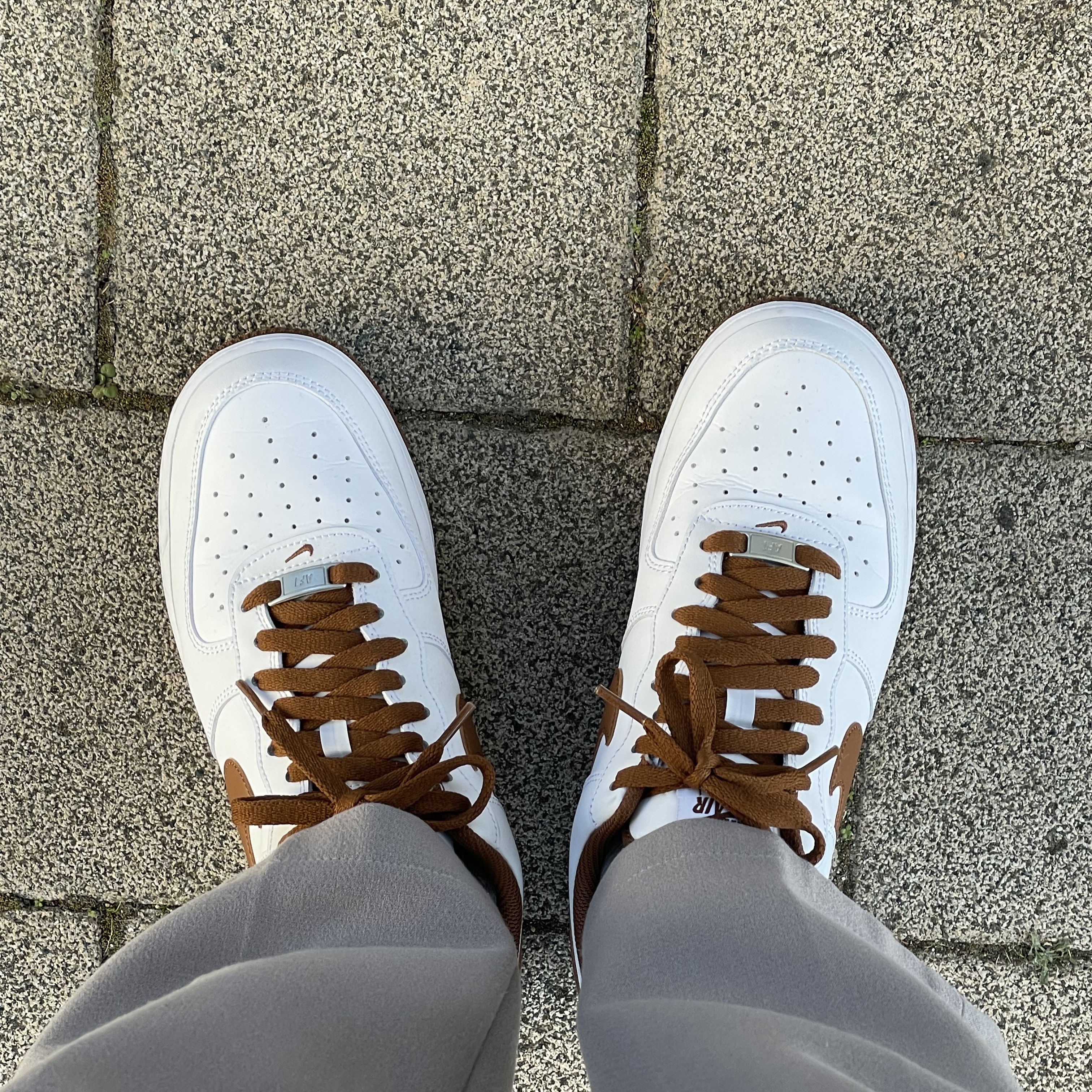 Nike Air Force 1 '07 Pecan 착용 스타일