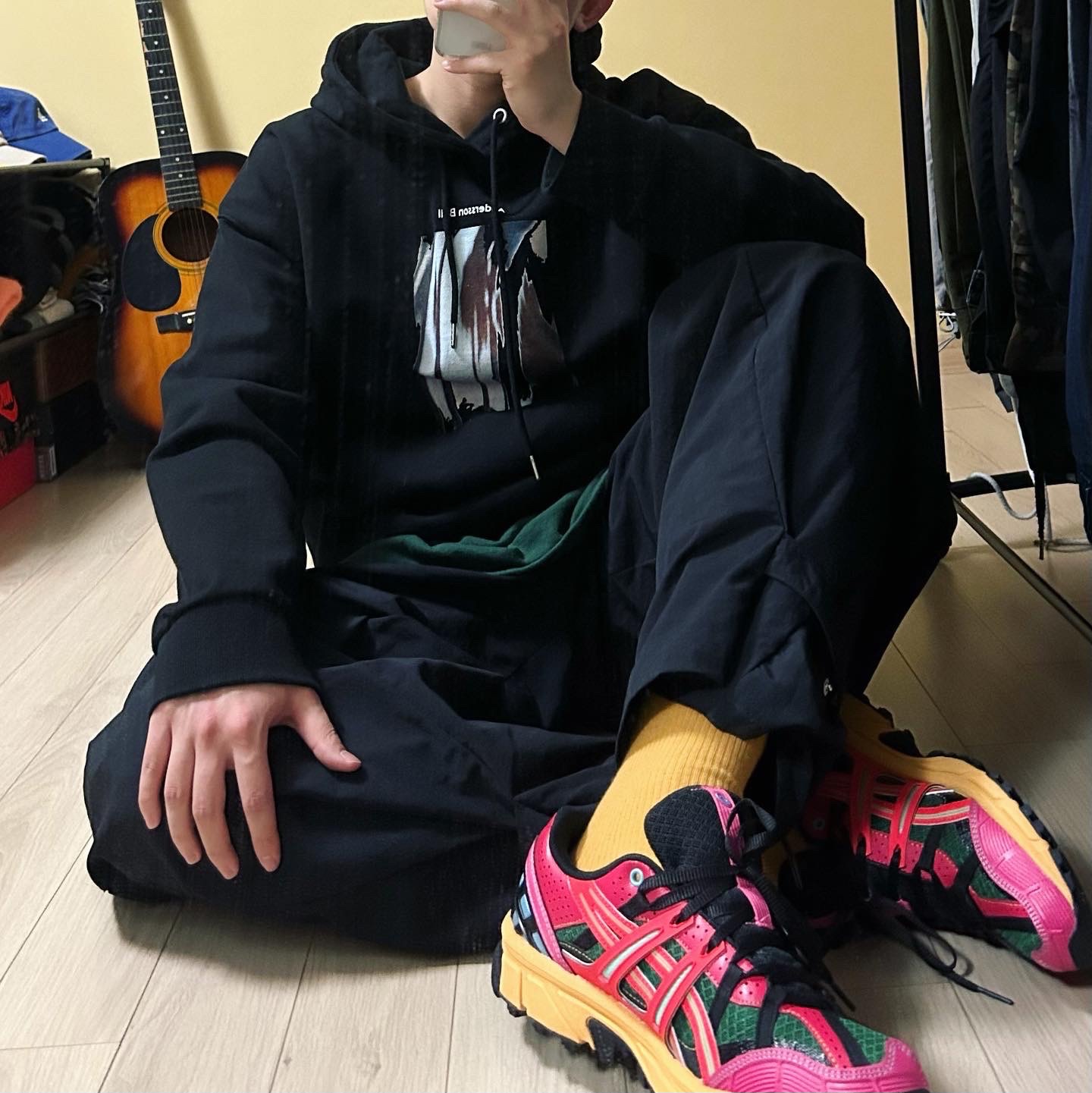 Asics x Andersson Bell Gel-Sonoma 15-50 Bright Rose Evergreen 착용 스타일 - 3