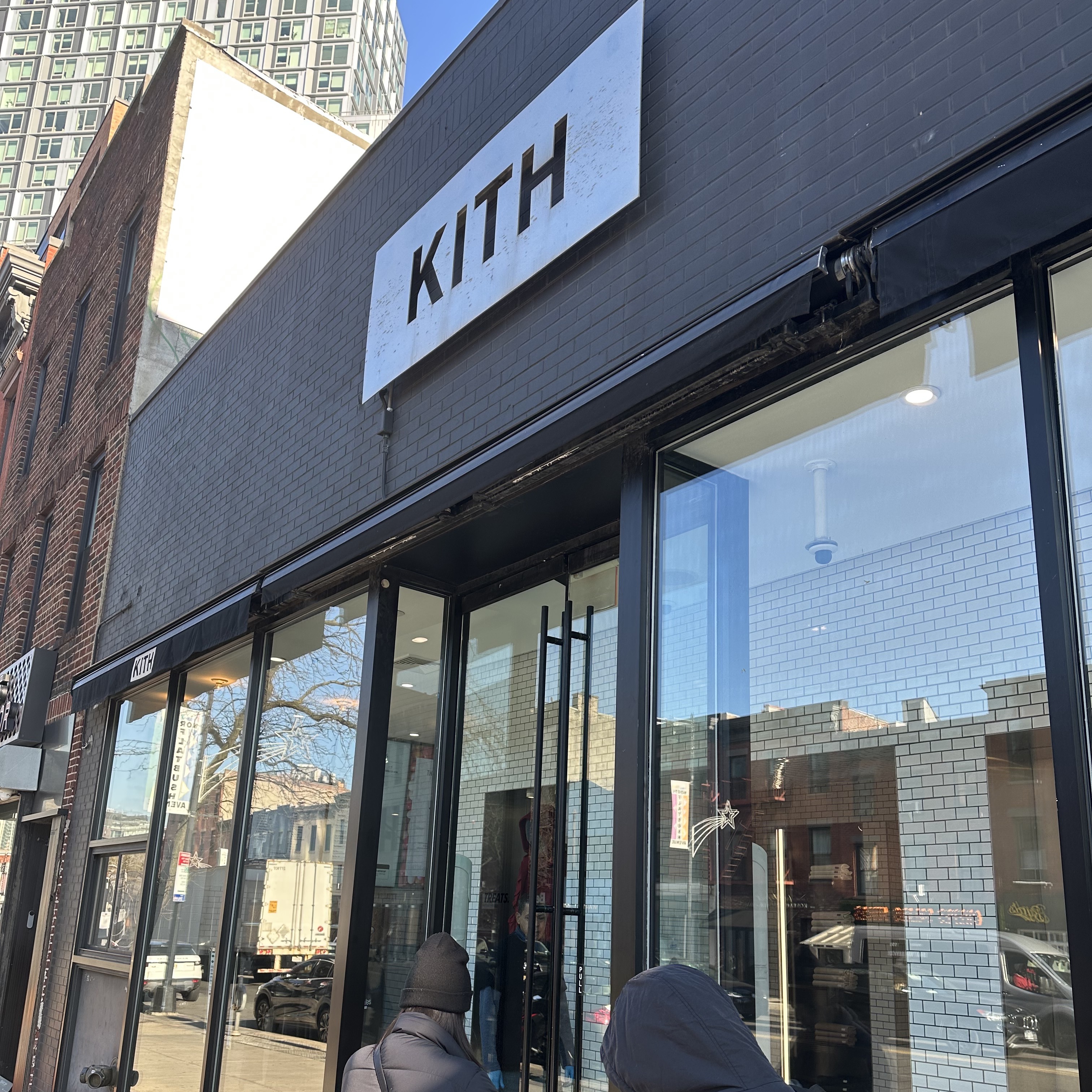 New Balance x Kith 993 Made in USA Slate Grey 착용 스타일 - 2
