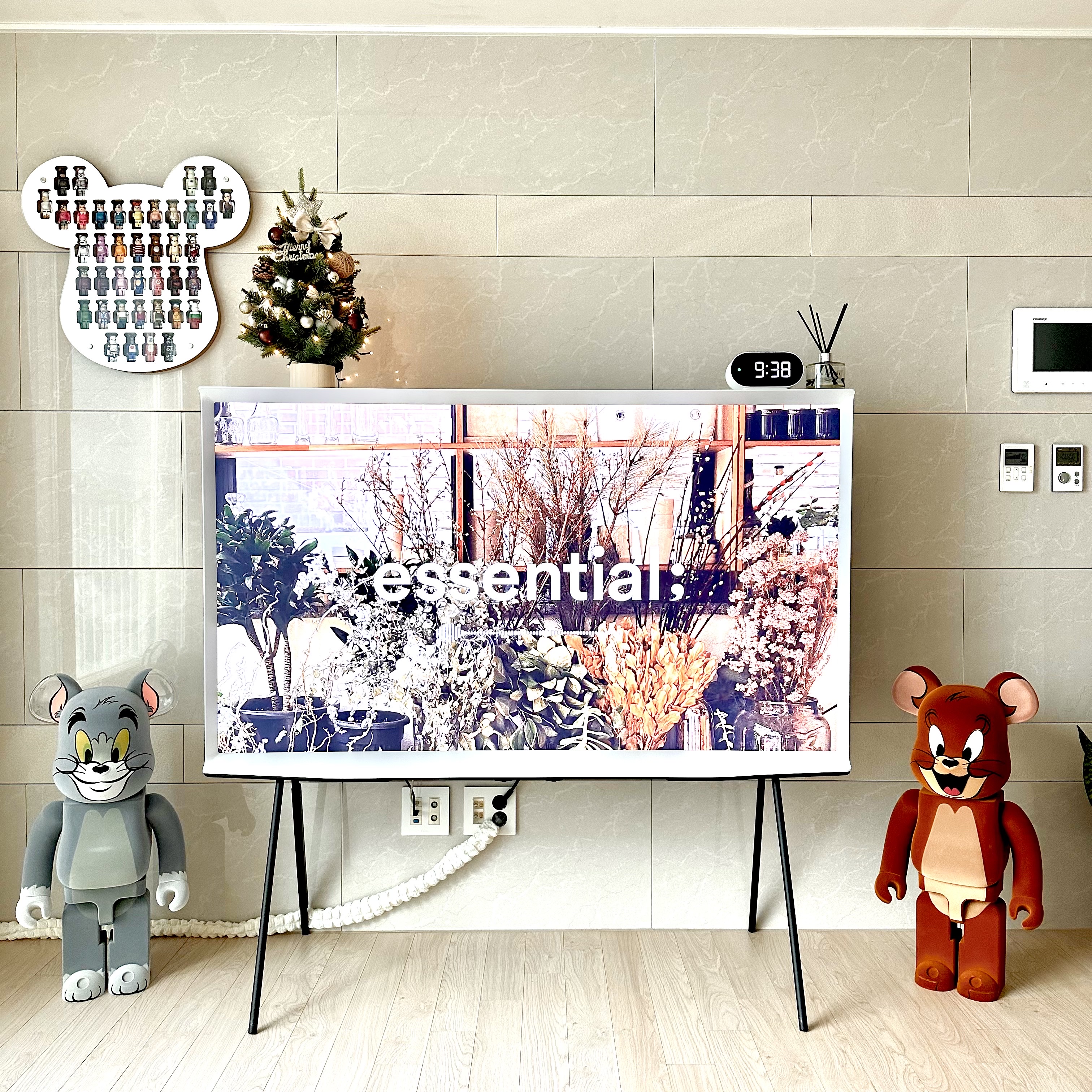 Bearbrick Tom & Jerry Tom Flocky Ver. 1000%, Bearbrick Tom & Jerry Jerry Flocky Ver. 1000% 착용 스타일