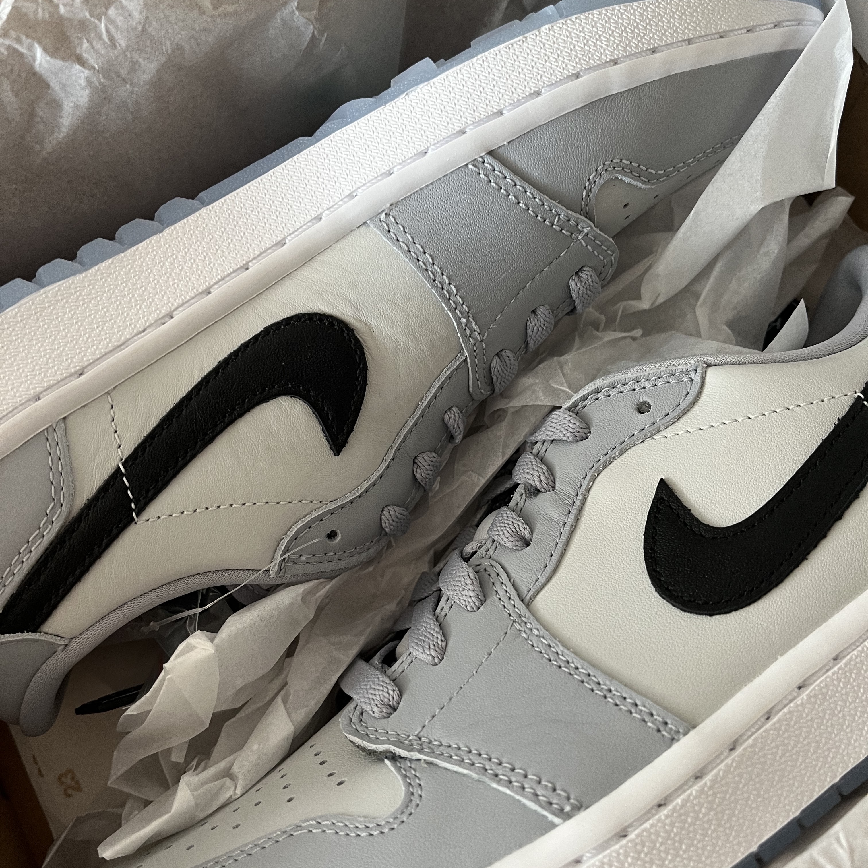 Jordan 1 Low Golf Wolf Grey 착용 스타일
