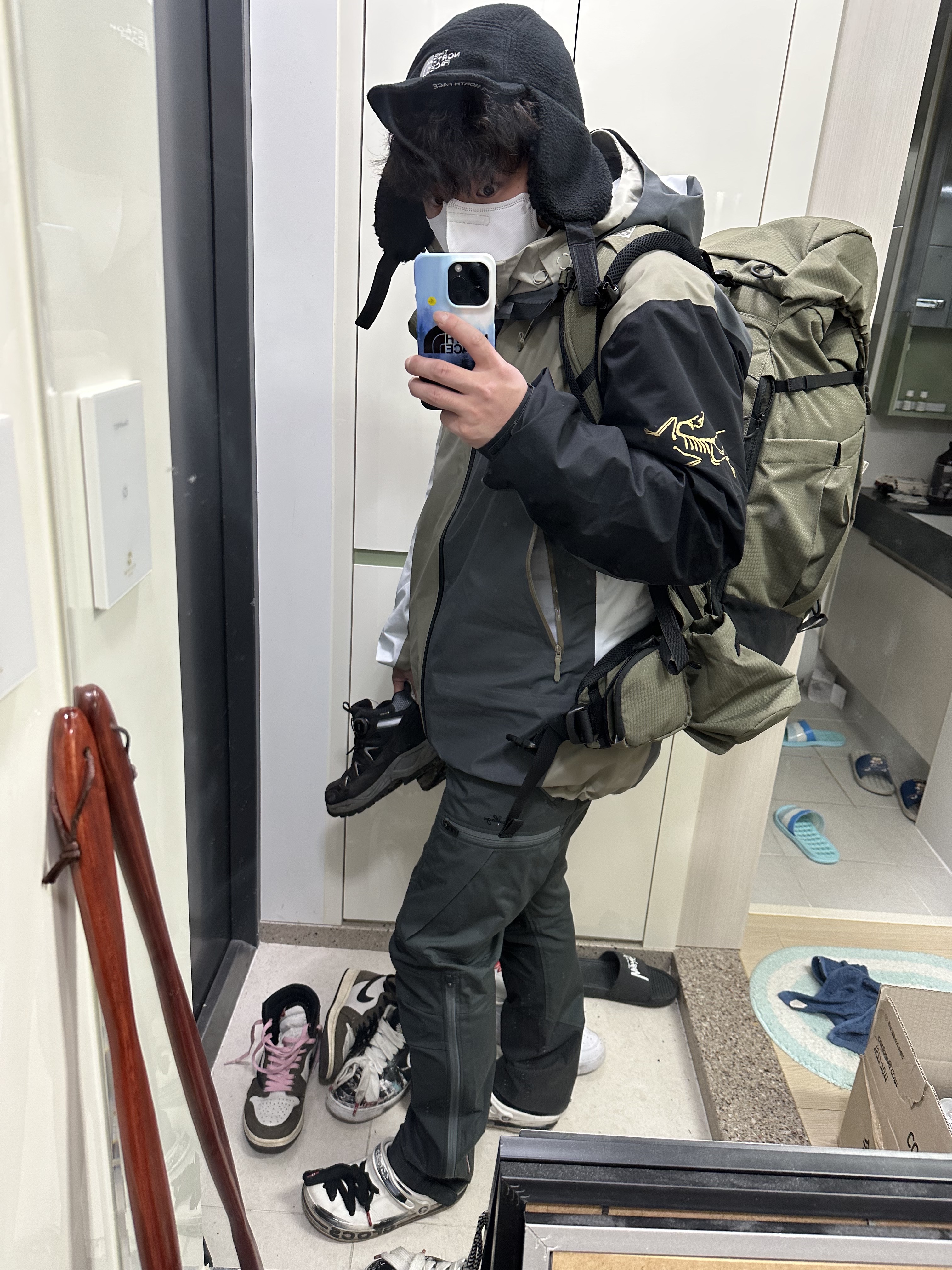 Arc'teryx x Beams Dimensions Beta Jacket Multi, Nike ACG 36 Backpack Medium Olive 착용 스타일