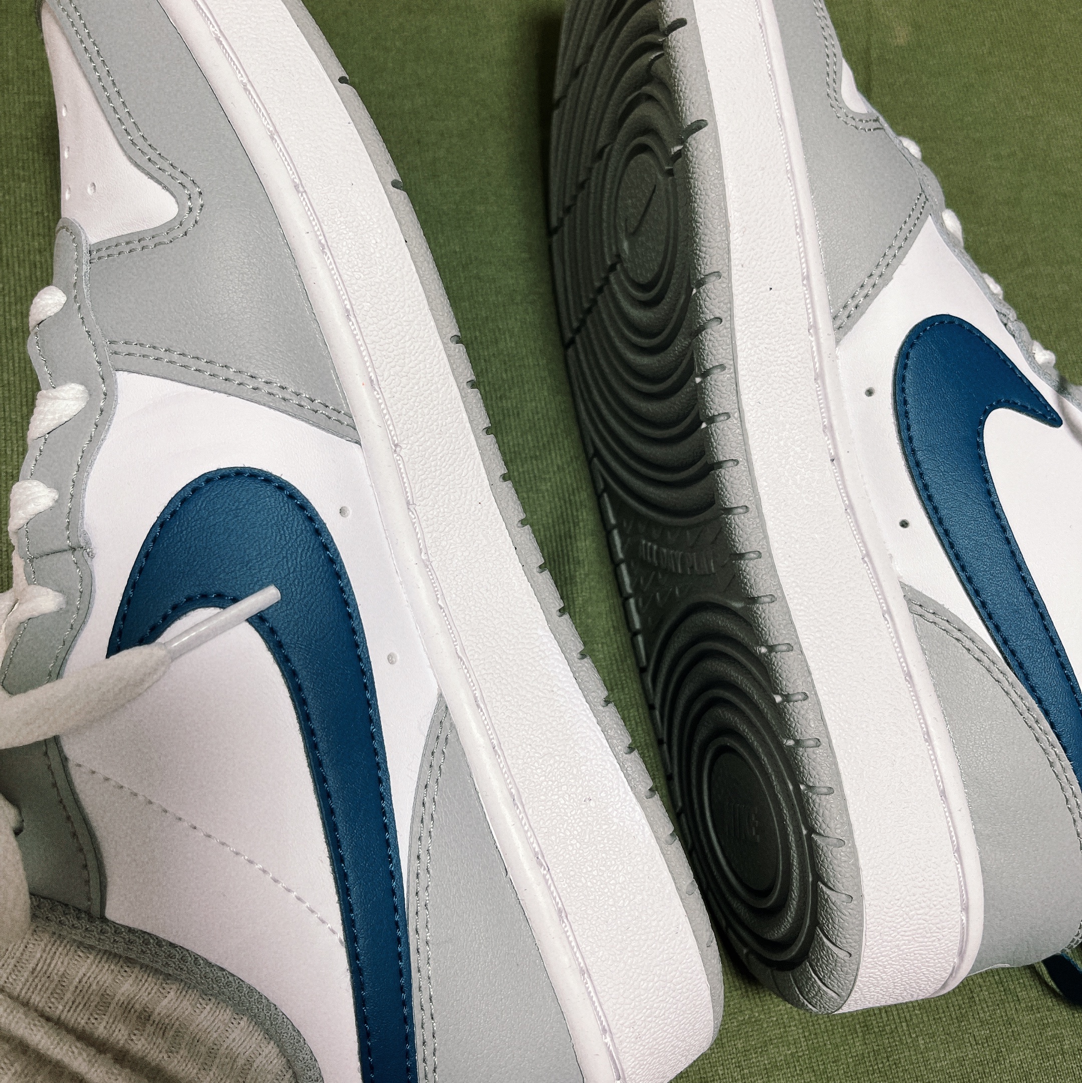 (GS) Nike Court Borough Low 2 Light Smoke Grey 착용 스타일 - 1