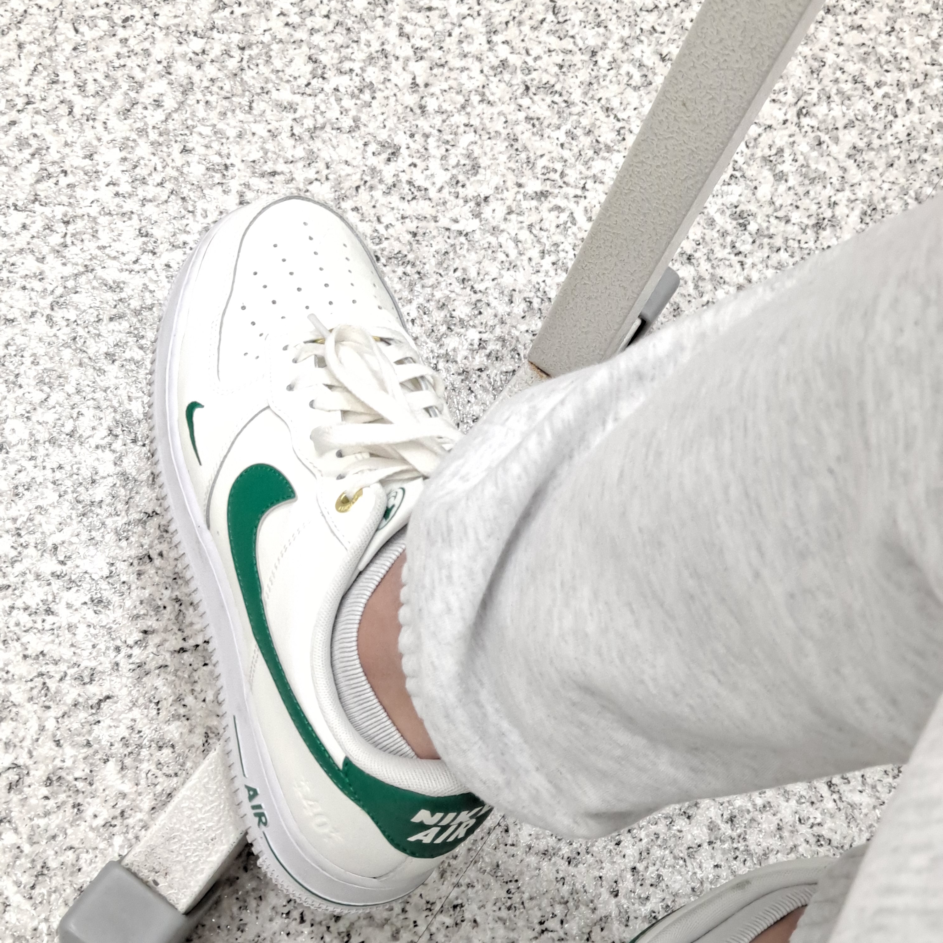 Nike Air Force 1 '07 LV8 40th Anniversary Join Forces Sail Malachite 착용 스타일 - 3