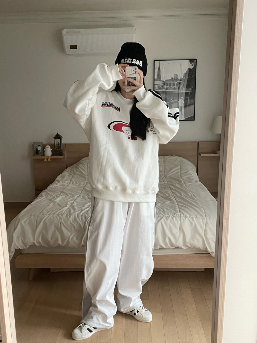 Asics x Vivienne Westwood Gel-Kayano 27 DE White, Adidas Superstar 82 White Black 착용 스타일 - 2