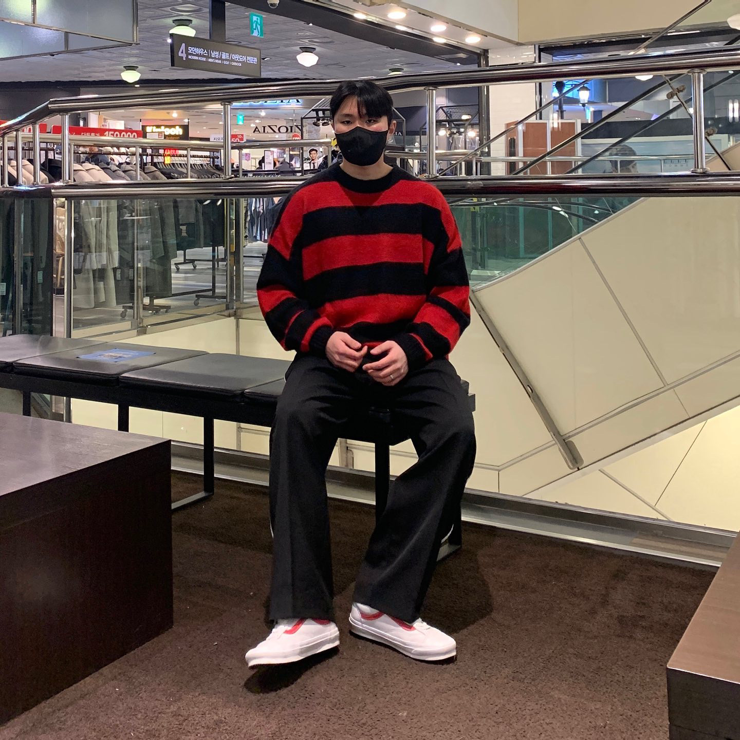 Vans Vault OG Style 36 LX Red 착용 스타일