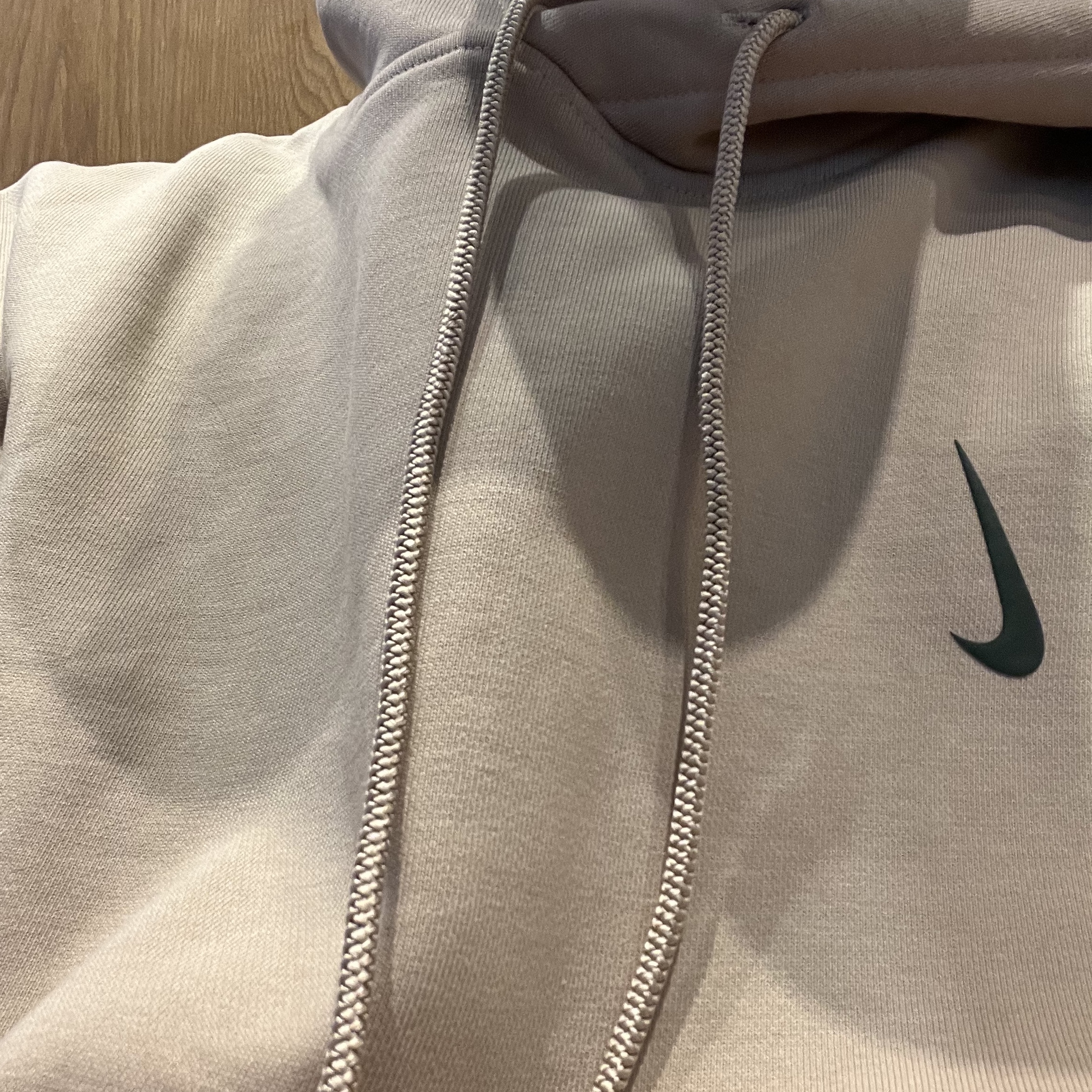 Nike x Billie Eilish NRG Fleece Hoodie Mushroom - US/EU, Nike x Billie Eilish NRG Fleece Pants Mushroom - US/EU 착용 스타일 - 1