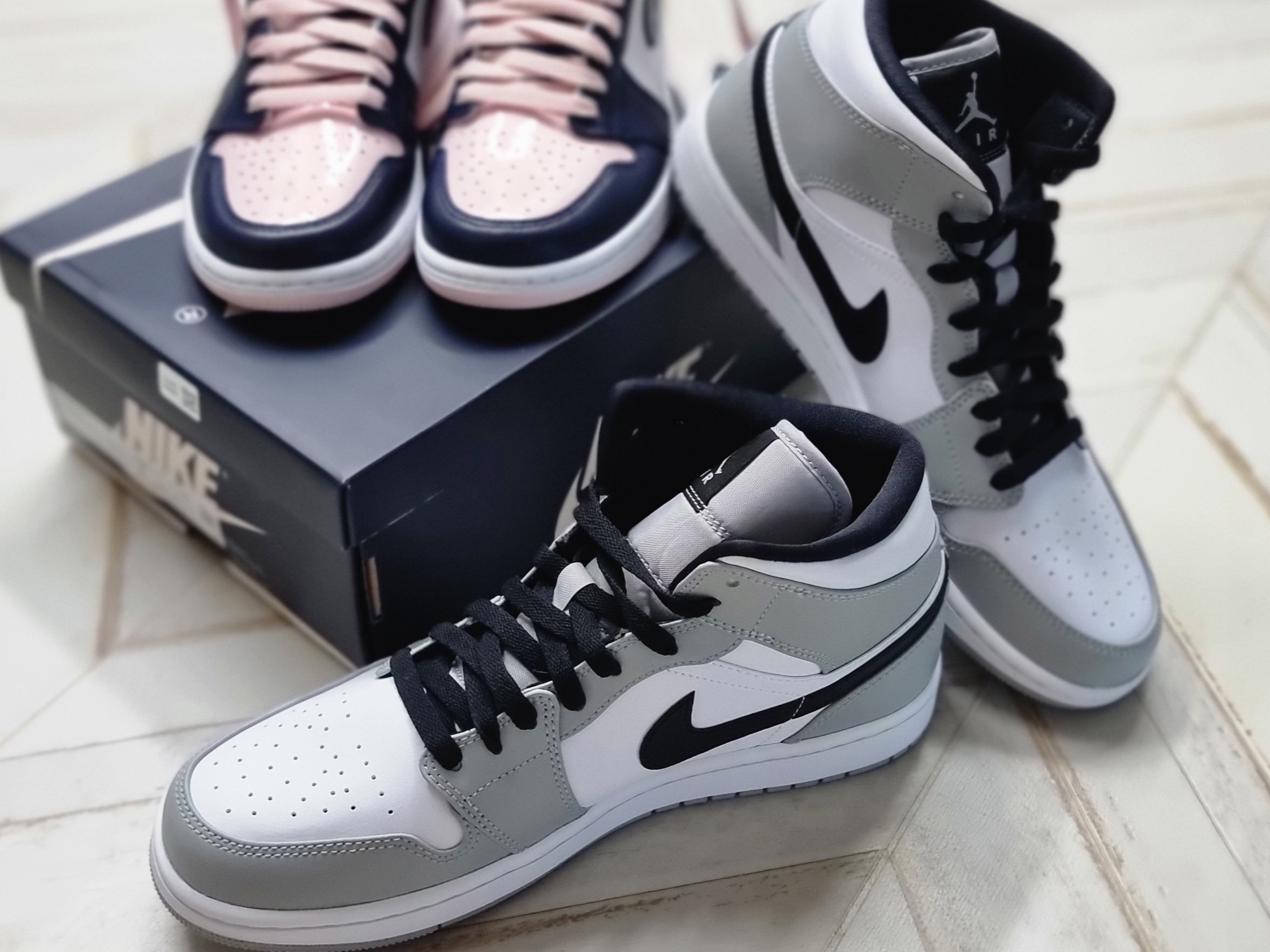 Jordan 1 Mid Light Smoke Grey 착용 스타일 - 4