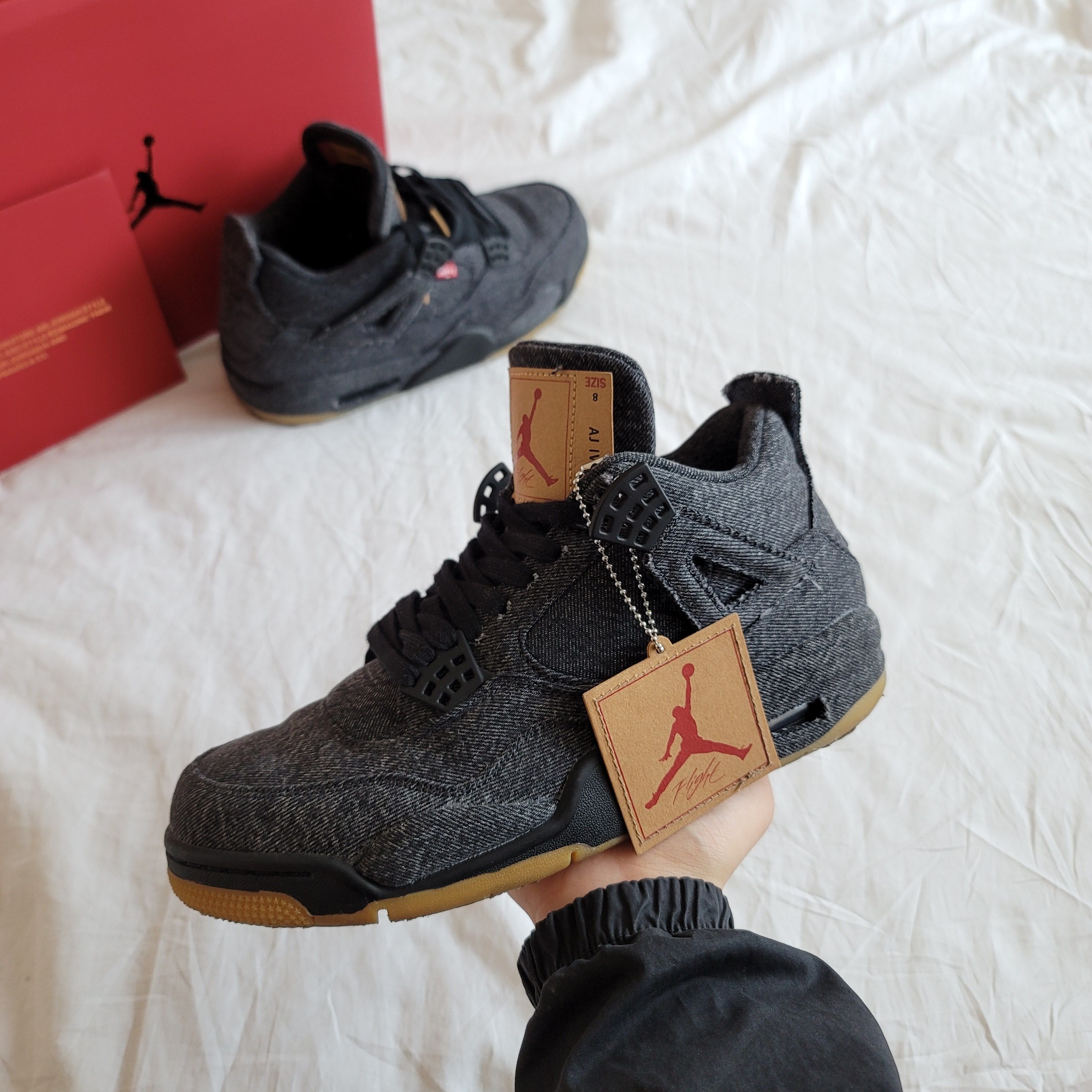 Jordan 4 x Levi's Retro Black Denim (Levi's Tag), Jordan 4 x Levi's Retro Black Denim (Blank Tag) 착용 스타일 - 1