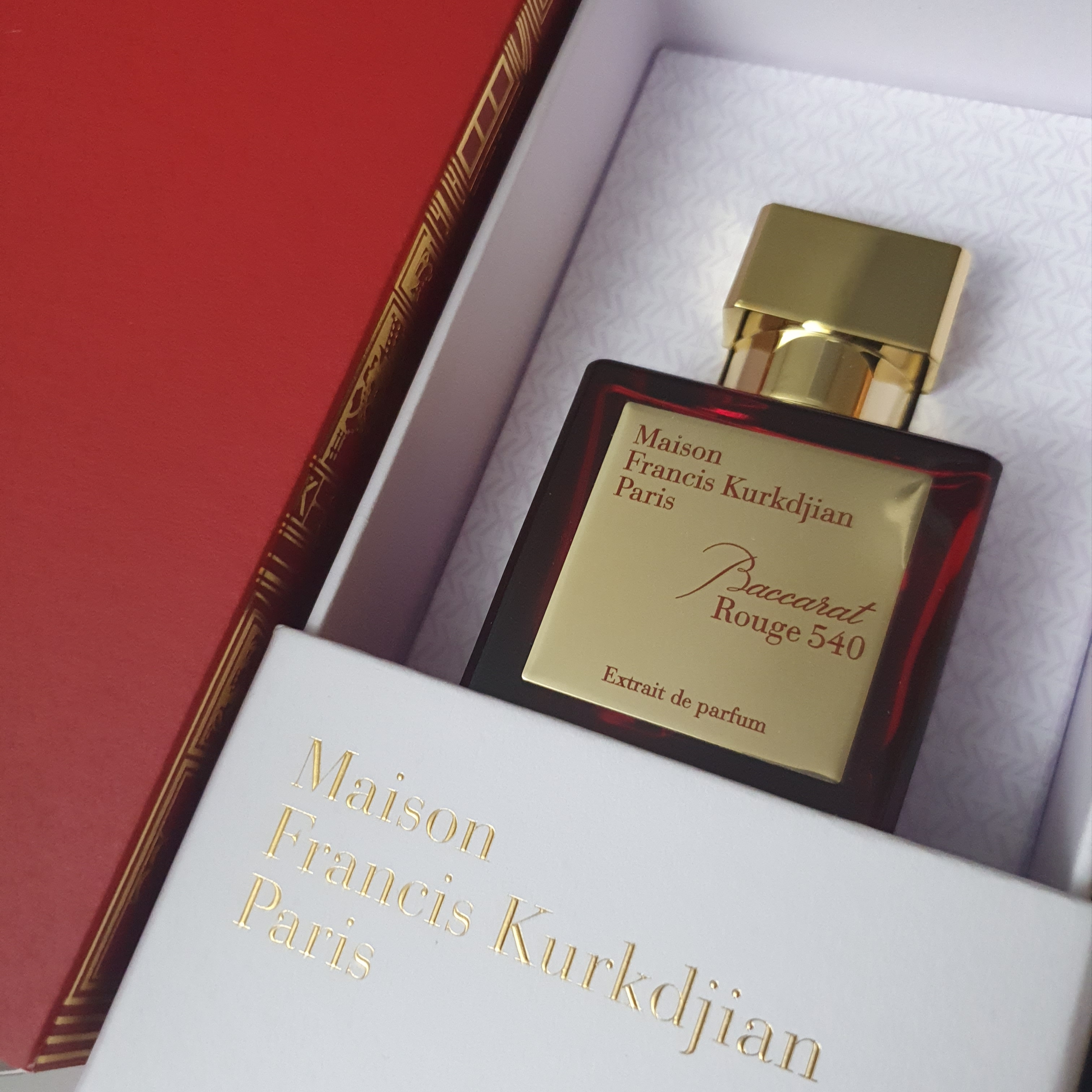Maison Francis Kurkdjian Baccarat Rouge 540 Extrait De Parfum 70ml 착용 스타일 - 2