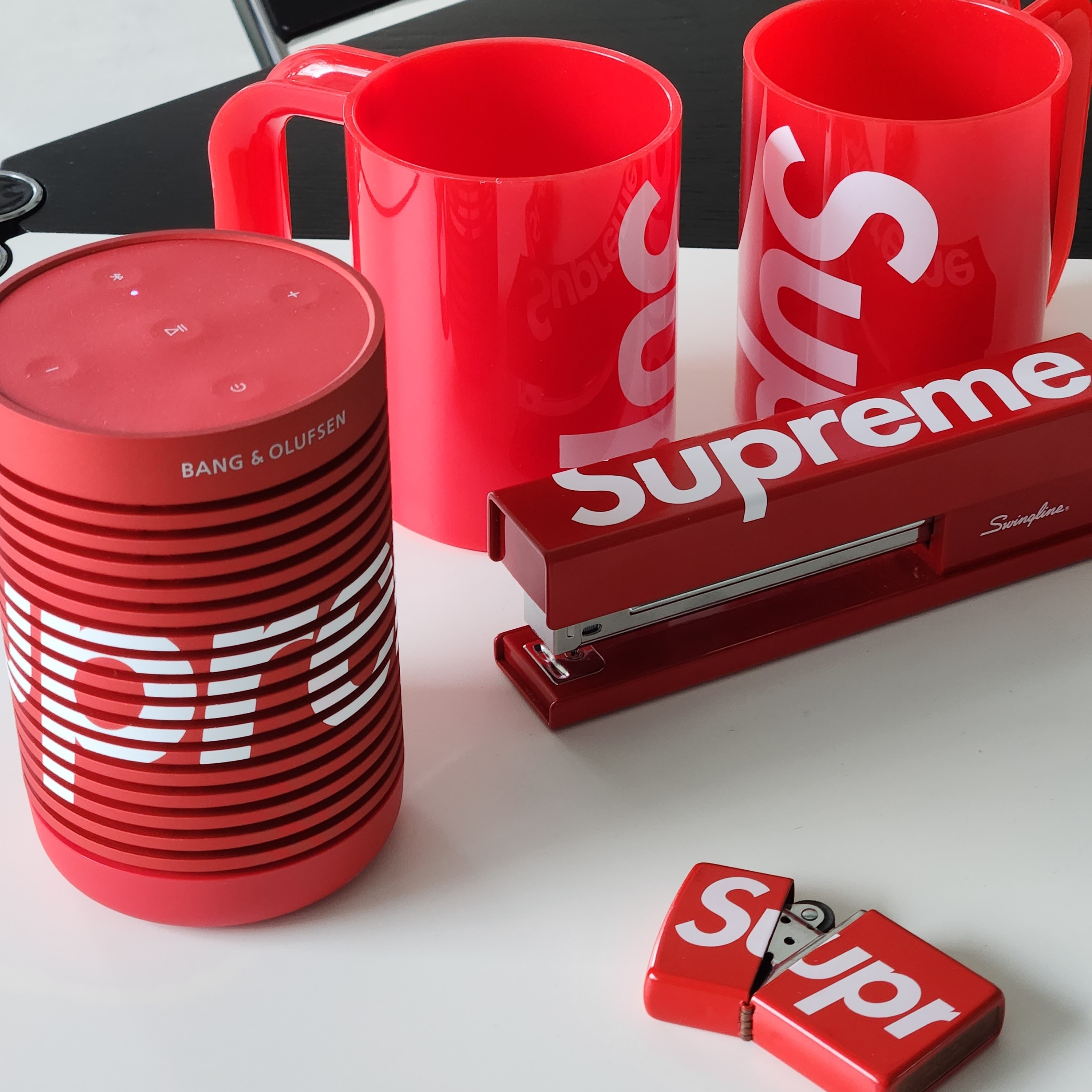Supreme Swingline Stapler Red - 20SS 착용 스타일