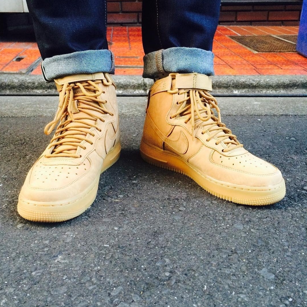 Nike Air Force 1 High '07 LV8 WB Flax 착용 스타일