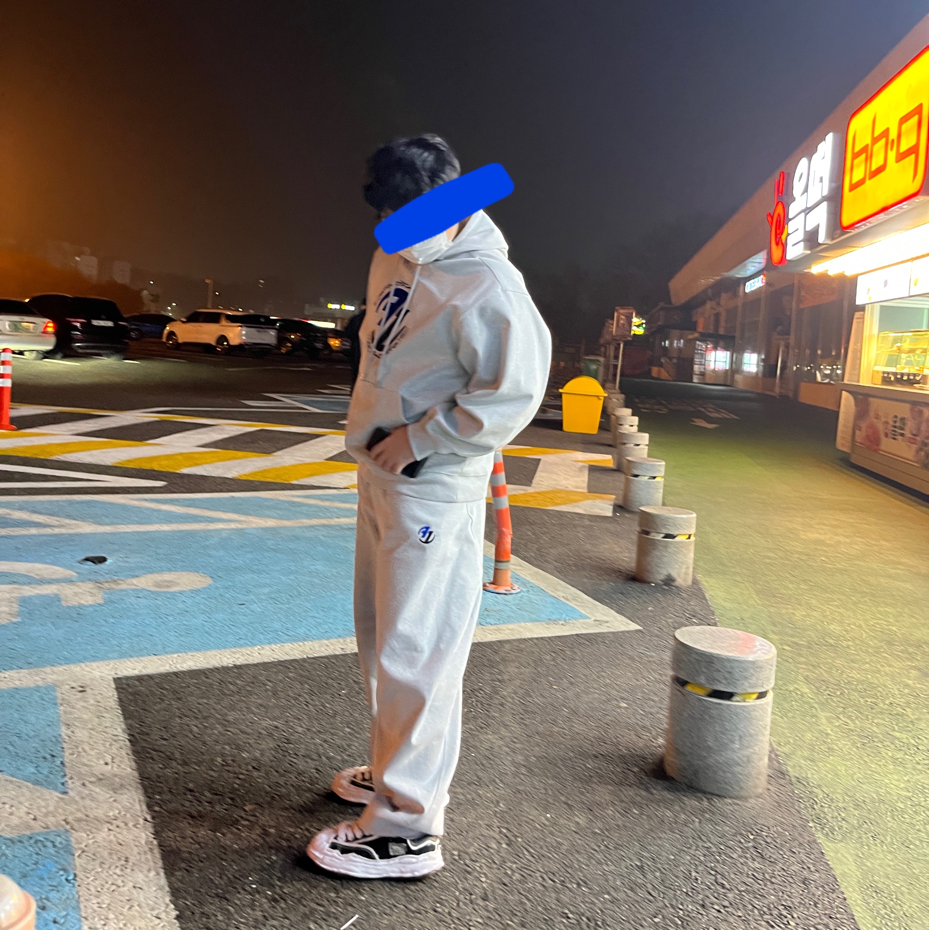 Zara x Ader Error Jogger Pants Grey, Zara x Ader Error Embroidery Hooded Sweatshirt Grey 착용 스타일 - 2