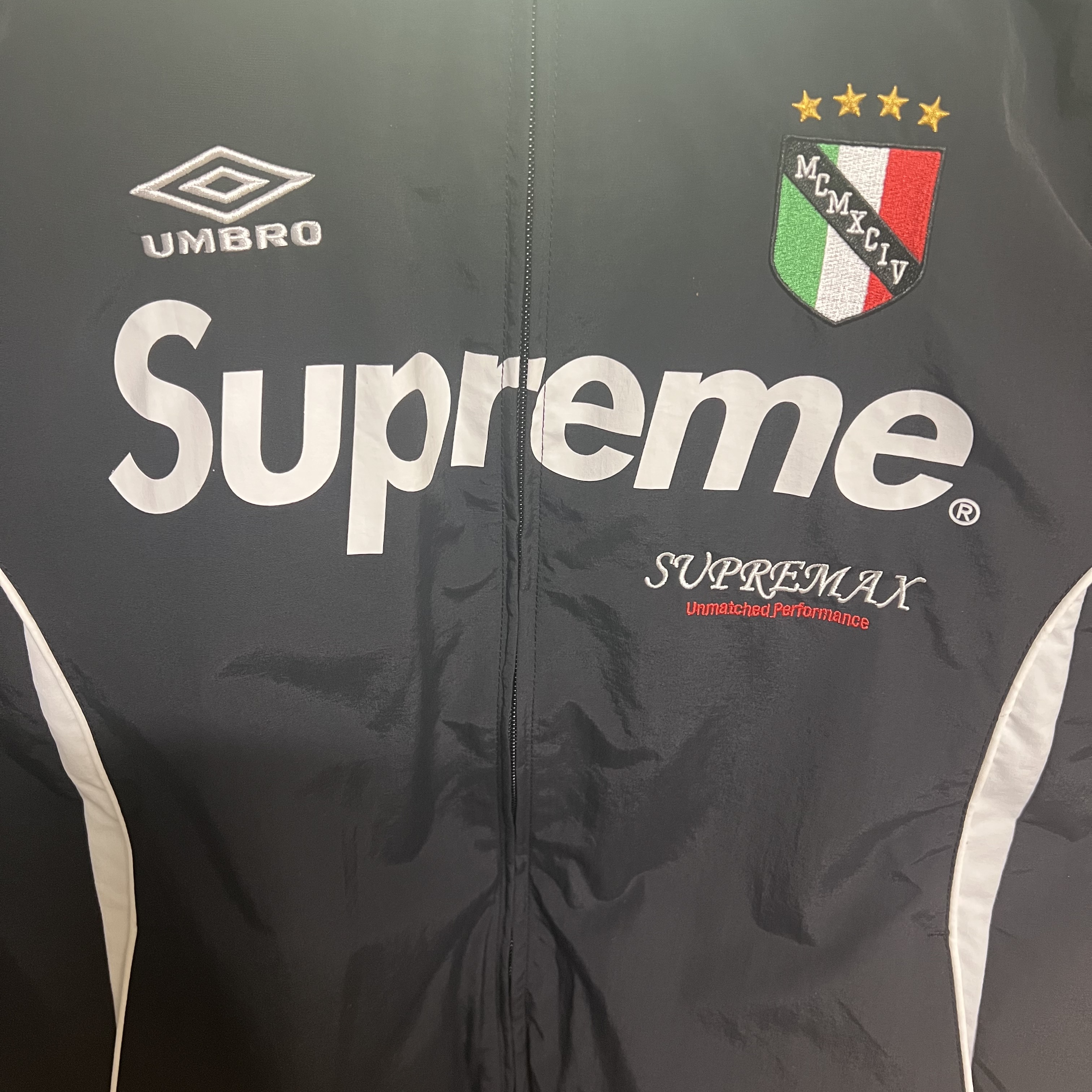 Supreme x Umbro Track Jacket Black - 22SS 착용 스타일