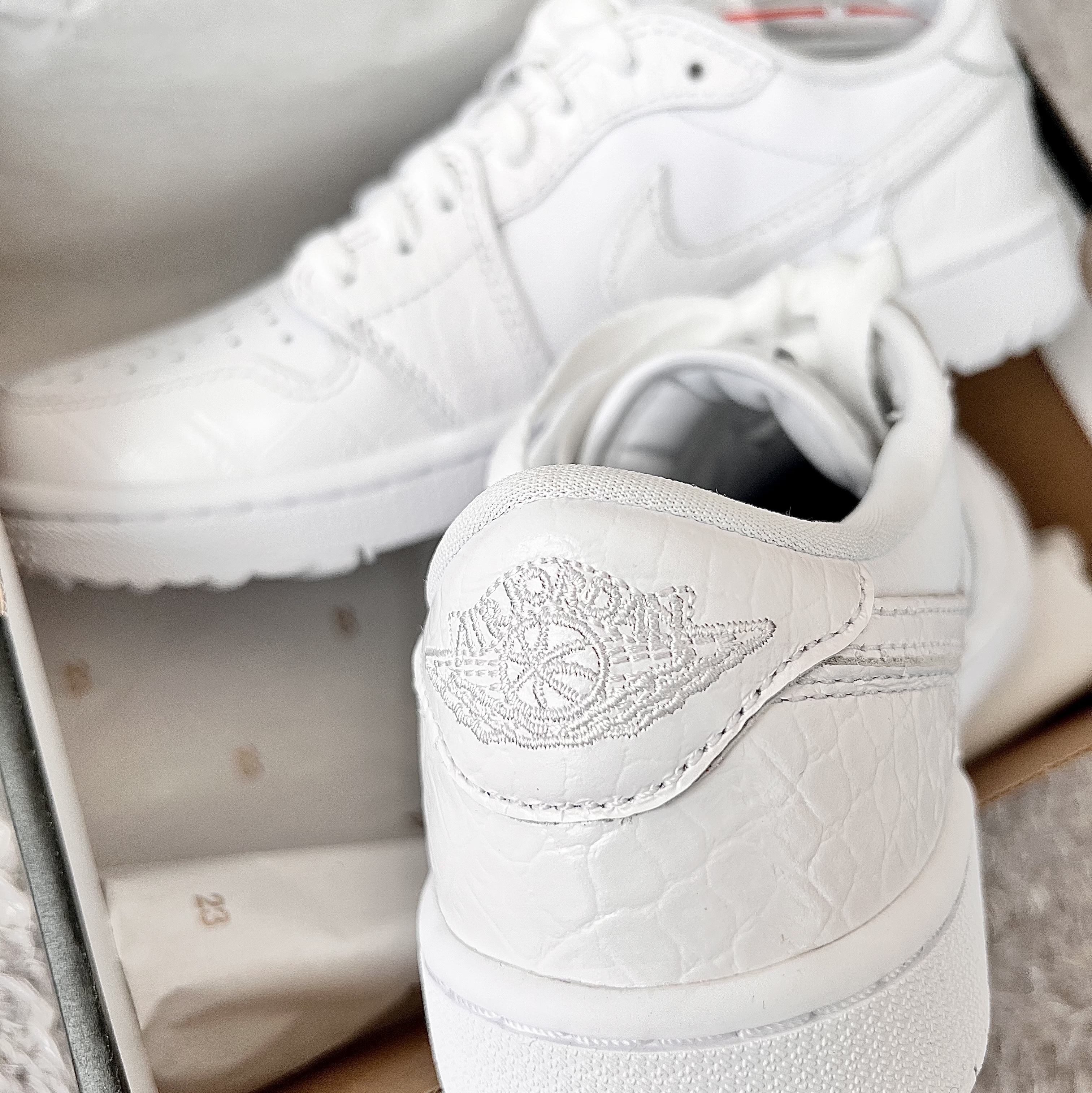 Jordan 1 Low Golf Pure Platinum 착용 스타일 - 2