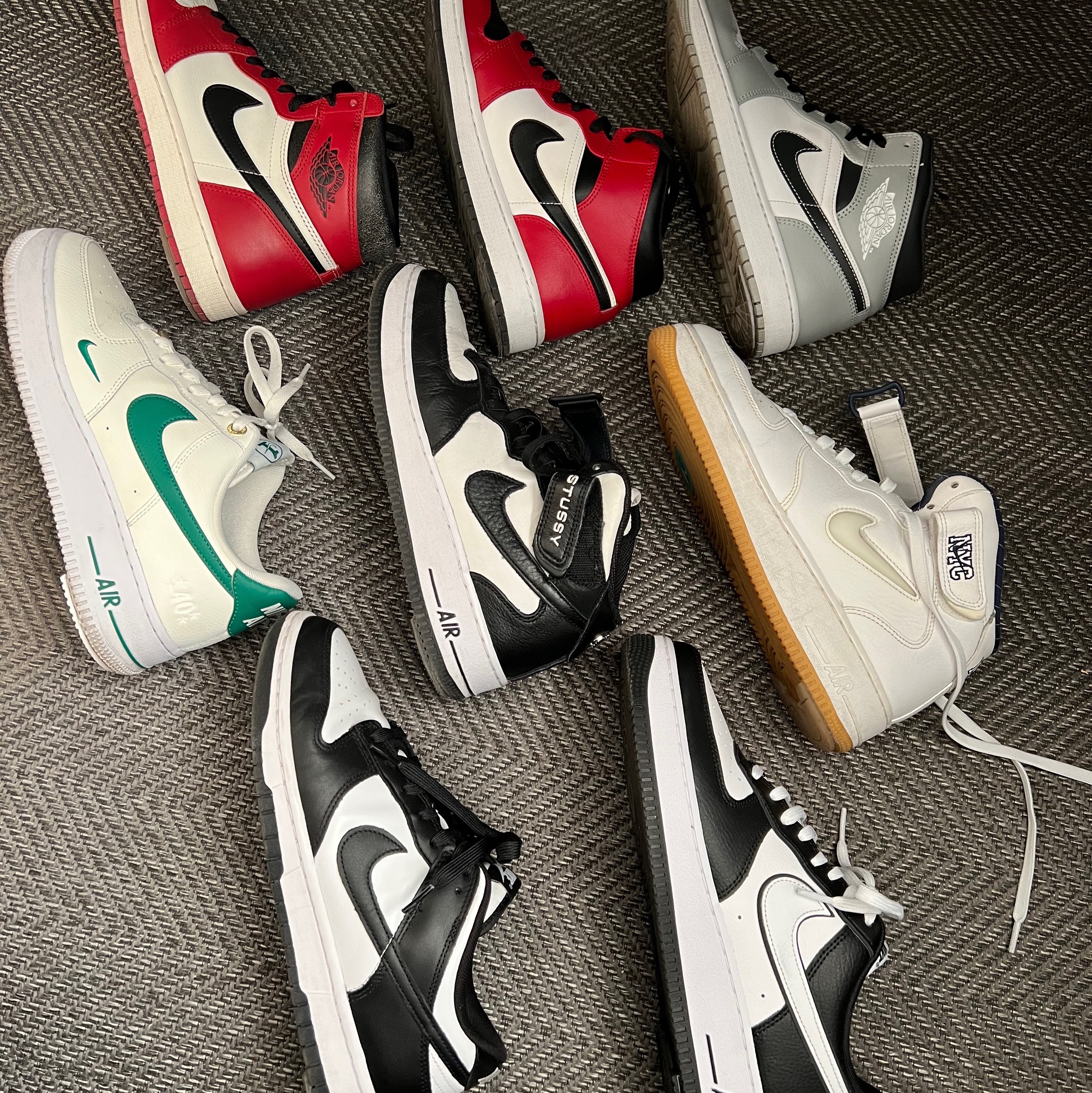 Nike Air Force 1 '07 LV8 White Black, Jordan 1 Retro High OG Chicago 2022 착용 스타일 - 2