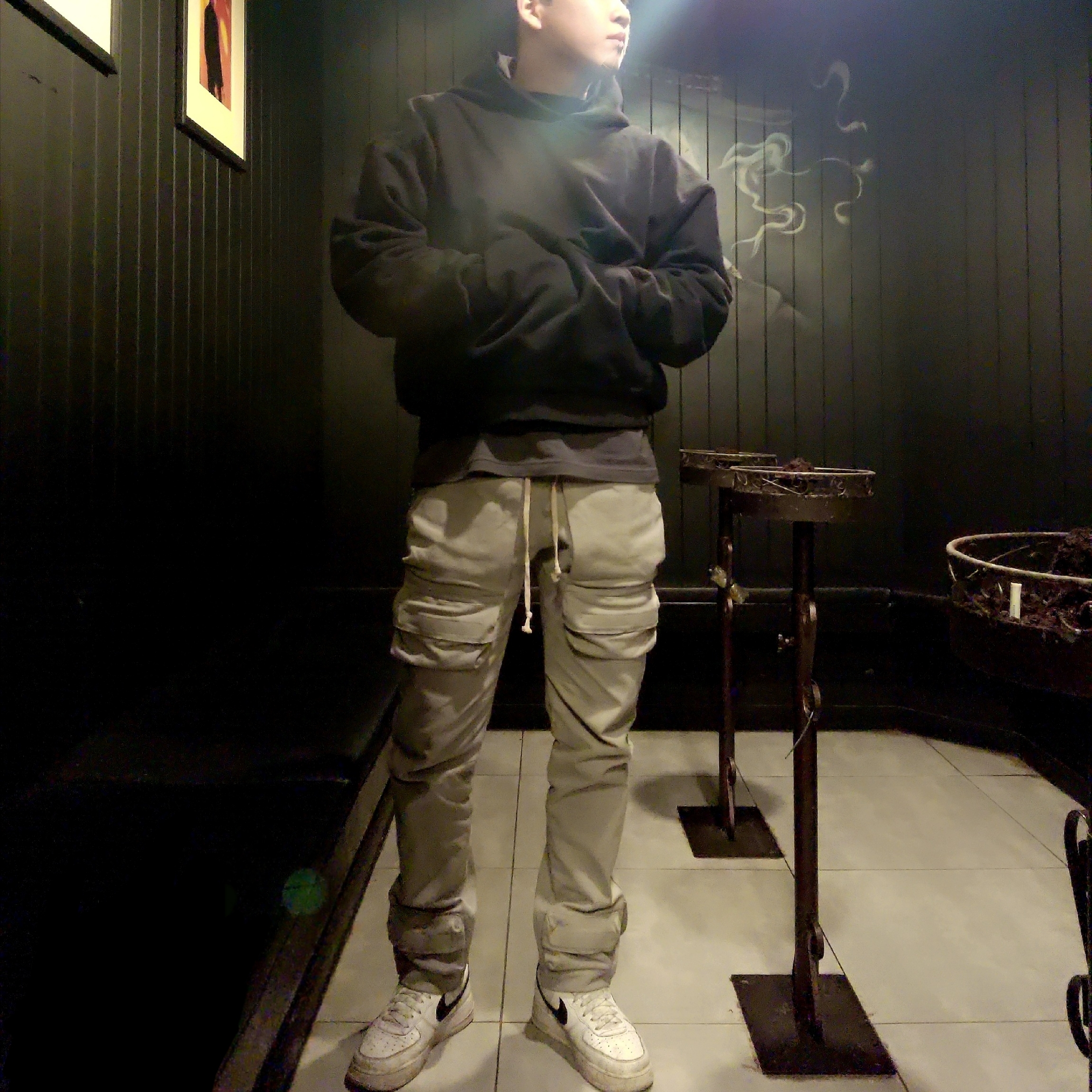 Yeezy Gap Hoodie Black 착용 스타일