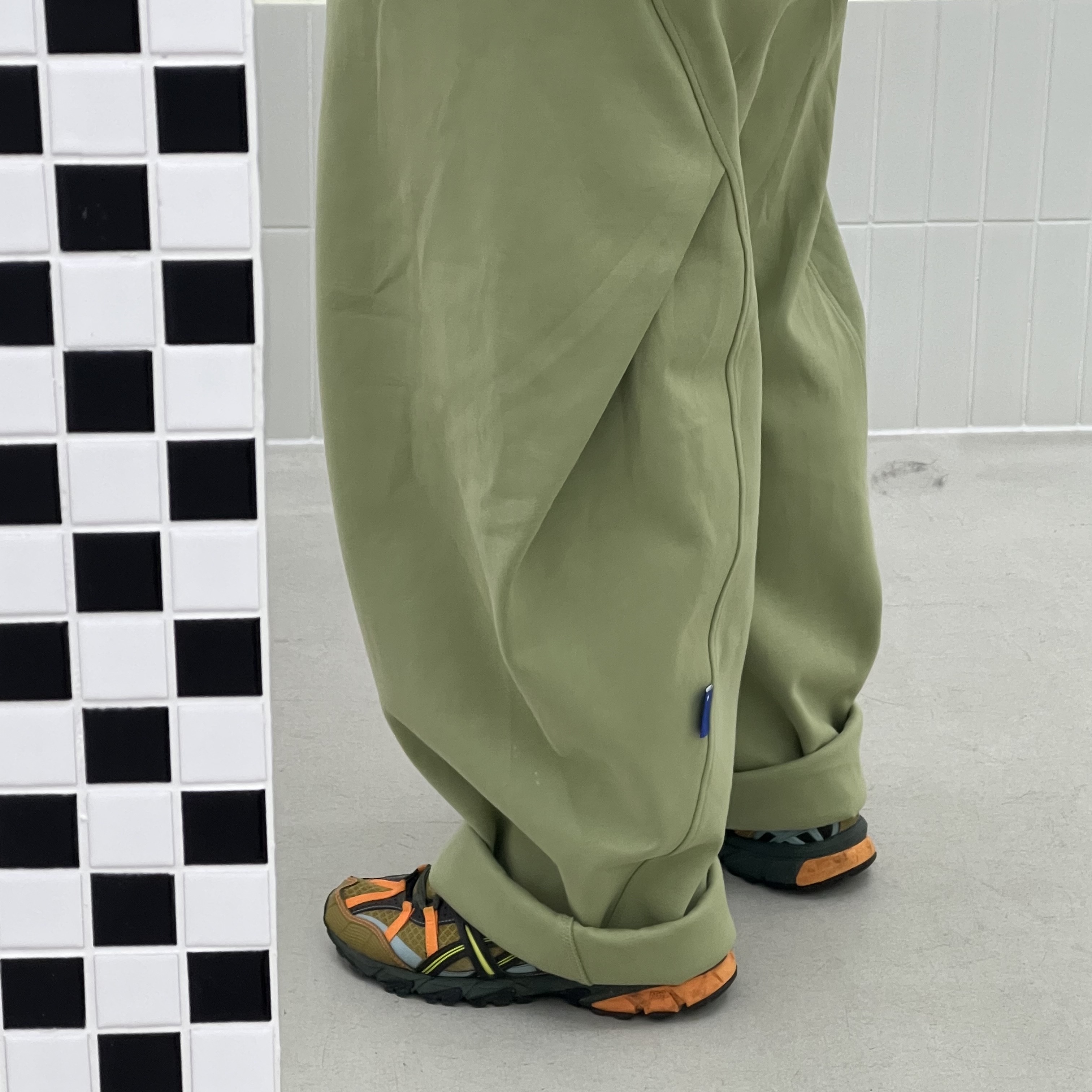 Zara x Ader Error Jogger Pants Light Green, Asics x Andersson Bell Gel-Sonoma 15-50 Olive Oil Dark Brown 착용 스타일