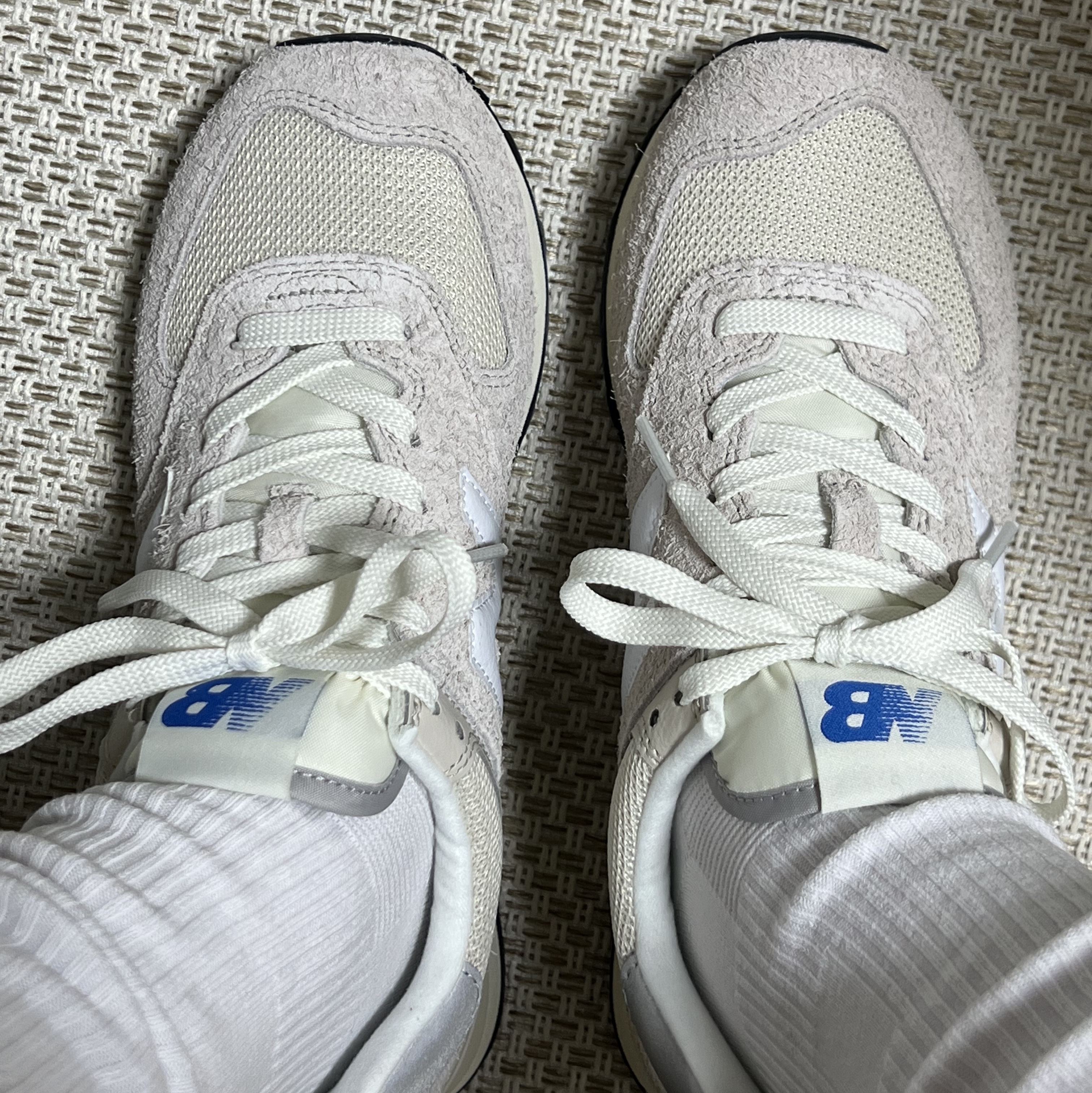 New Balance 574 Heritage Reflection Grey 착용 스타일
