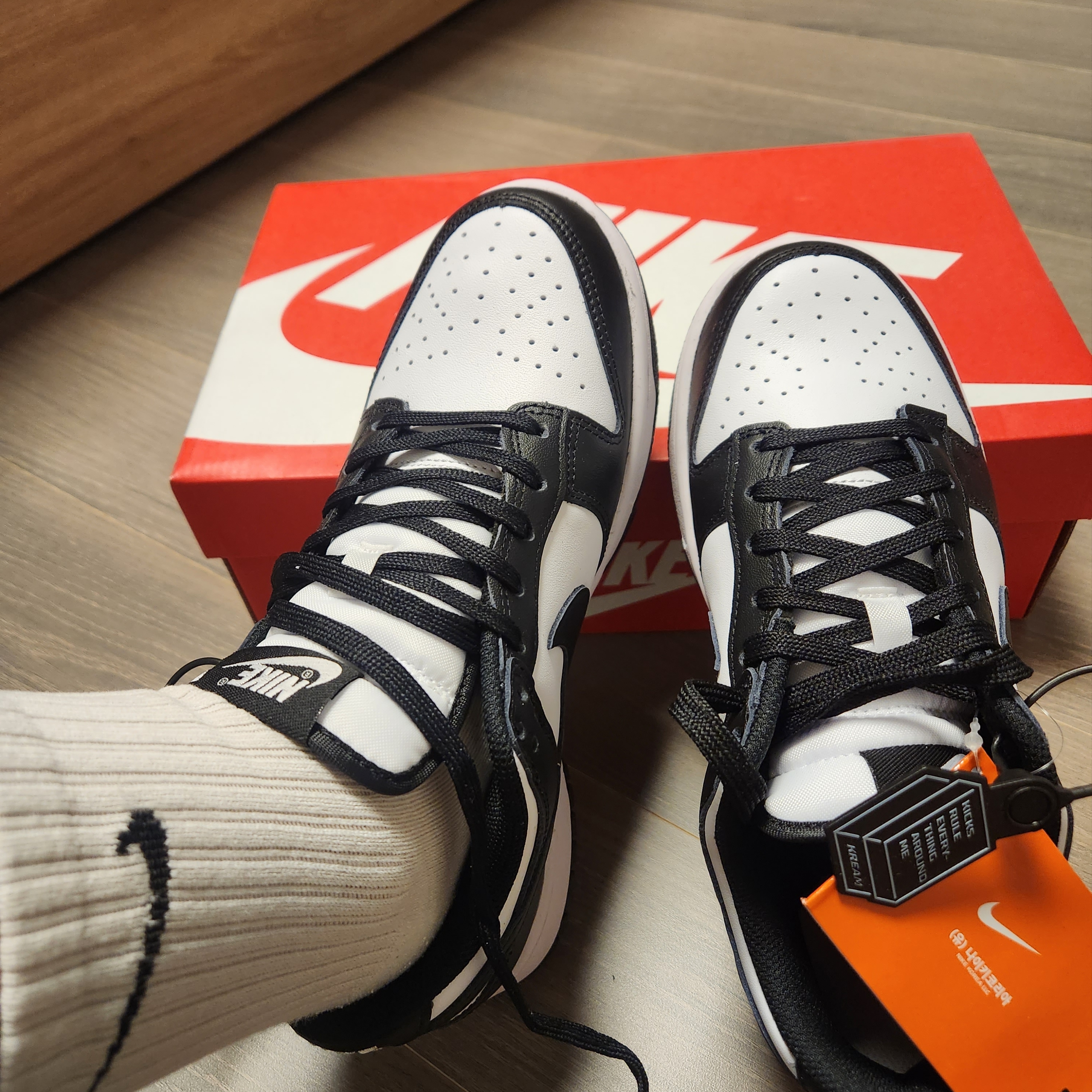 (W) Nike Dunk Low Black 착용 스타일