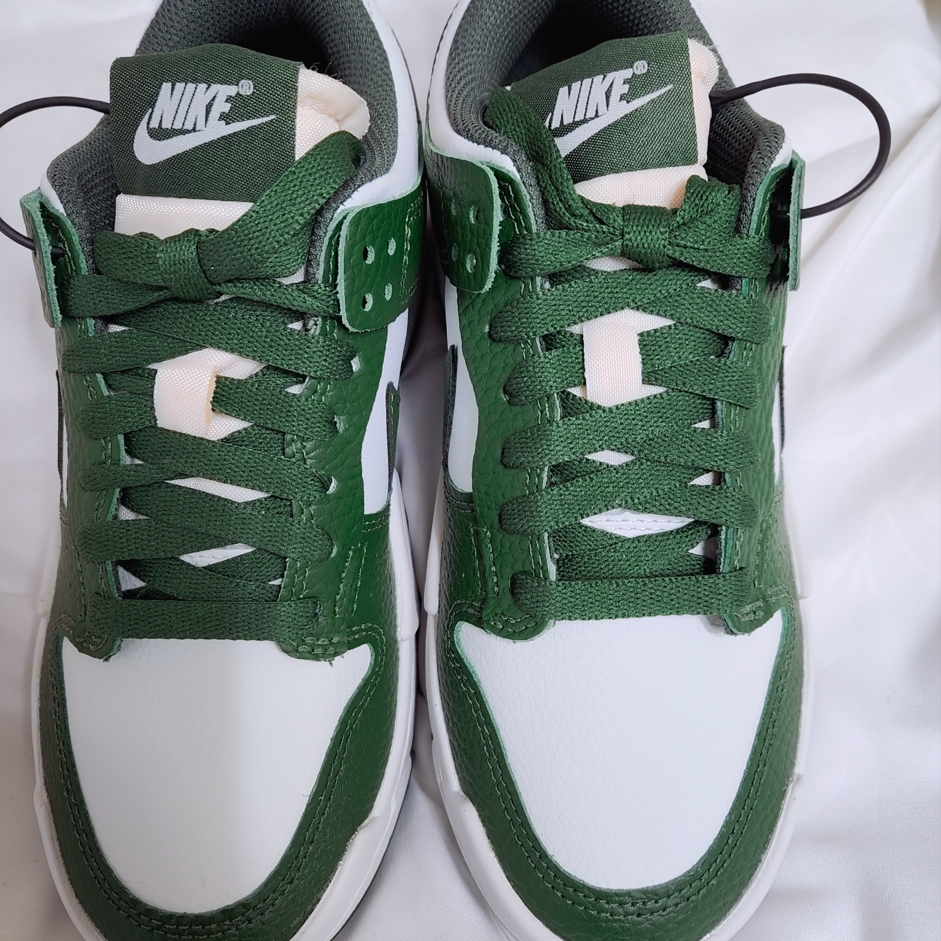 (W) Nike Dunk Low Disrupt Carbon Green 착용 스타일 - 1