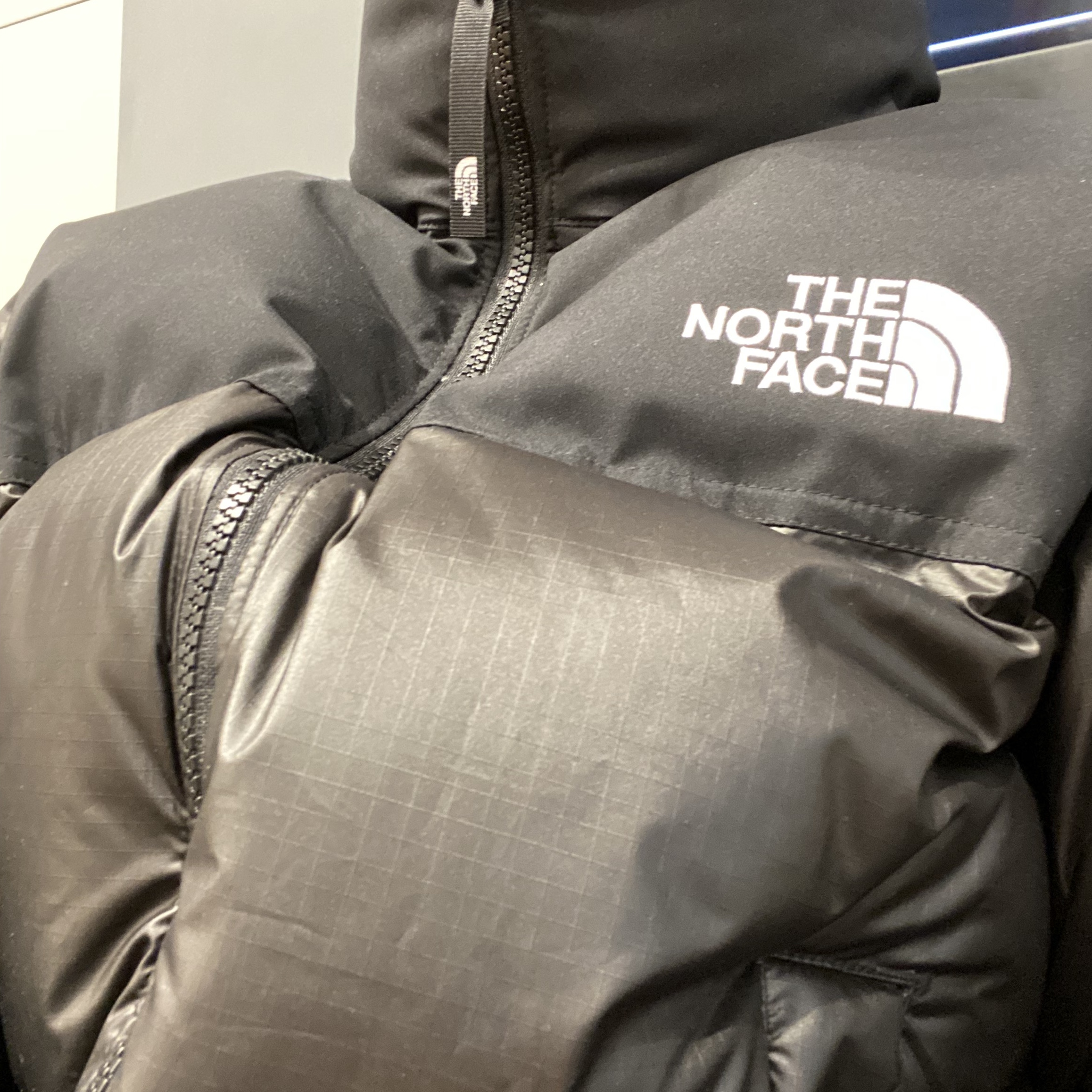 (W) The North Face White Label Novelty Nuptse Down Jacket Black 착용 스타일