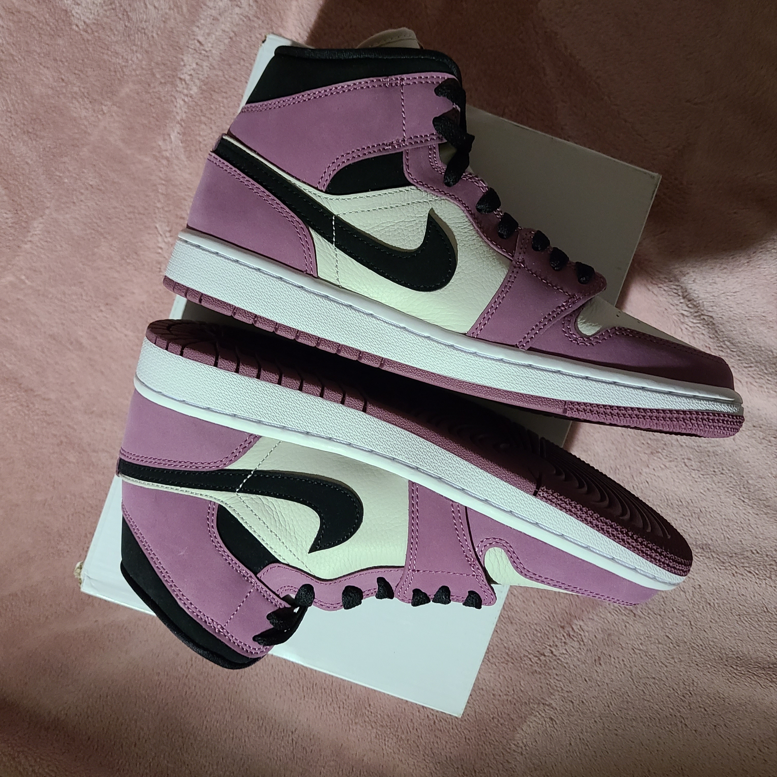(W) Jordan 1 Mid SE Light Mulberry 착용 스타일