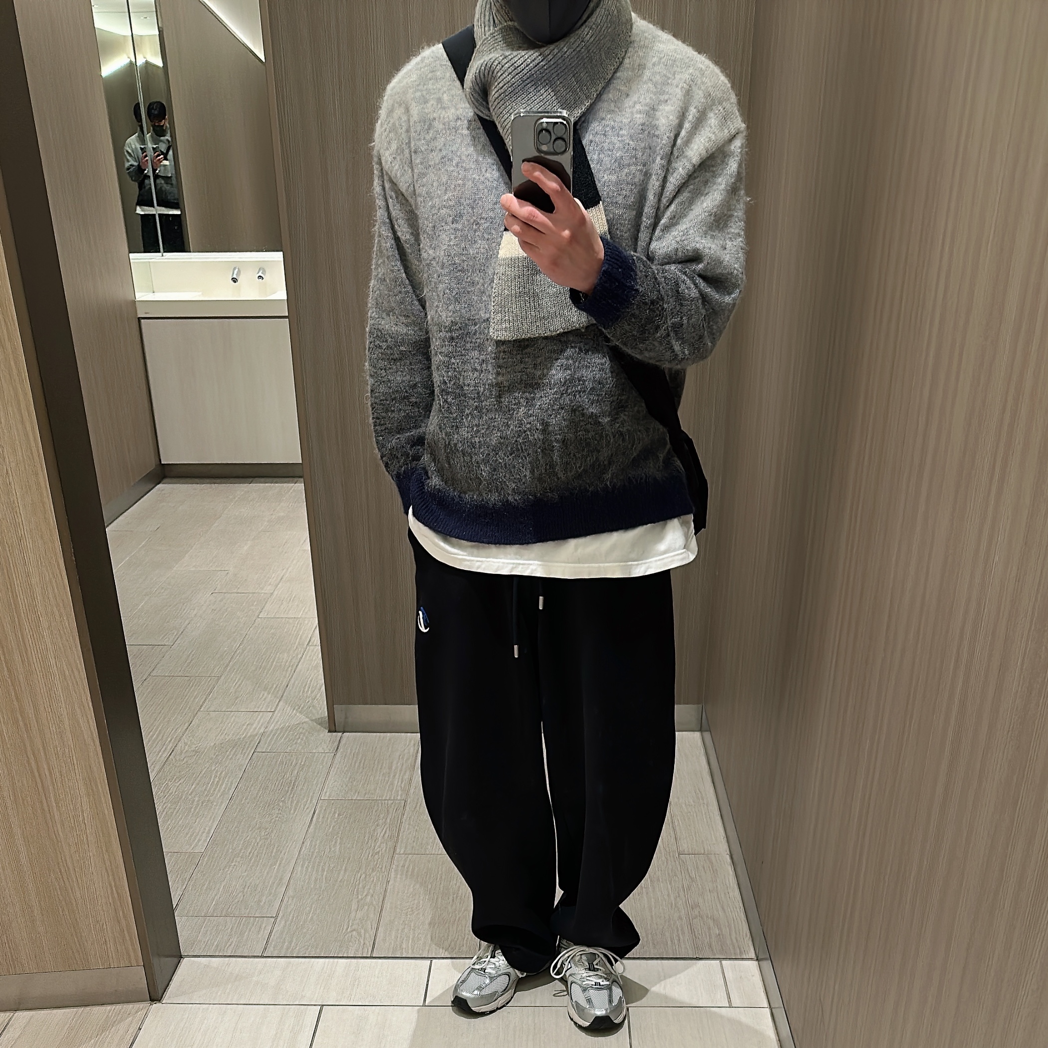 Zara x Ader Error Jogger Pants Black, New Balance 530 Steel Grey 착용 스타일