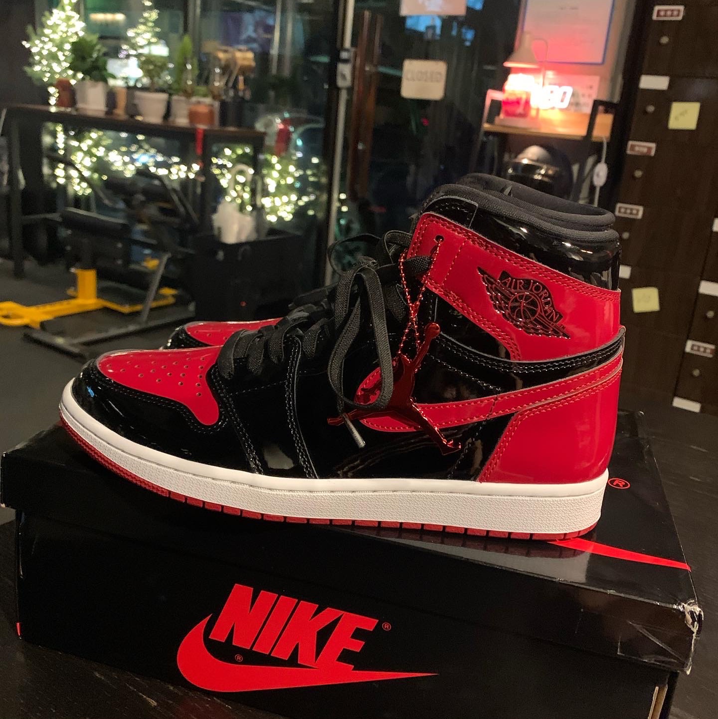 Jordan 1 Retro High OG Patent Bred 착용 스타일 - 1