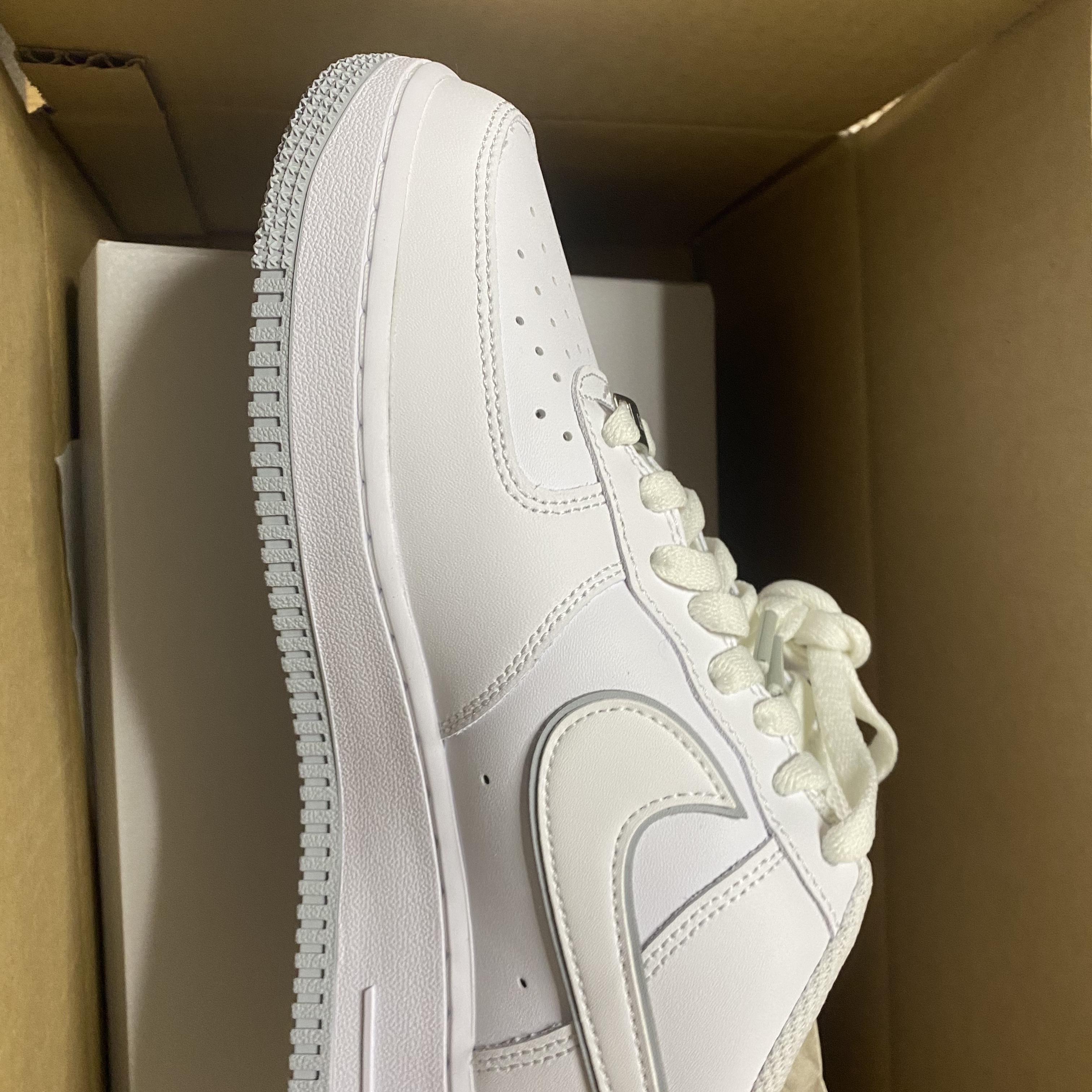 Nike Air Force 1 '07 White Wolf Grey 착용 스타일 - 2