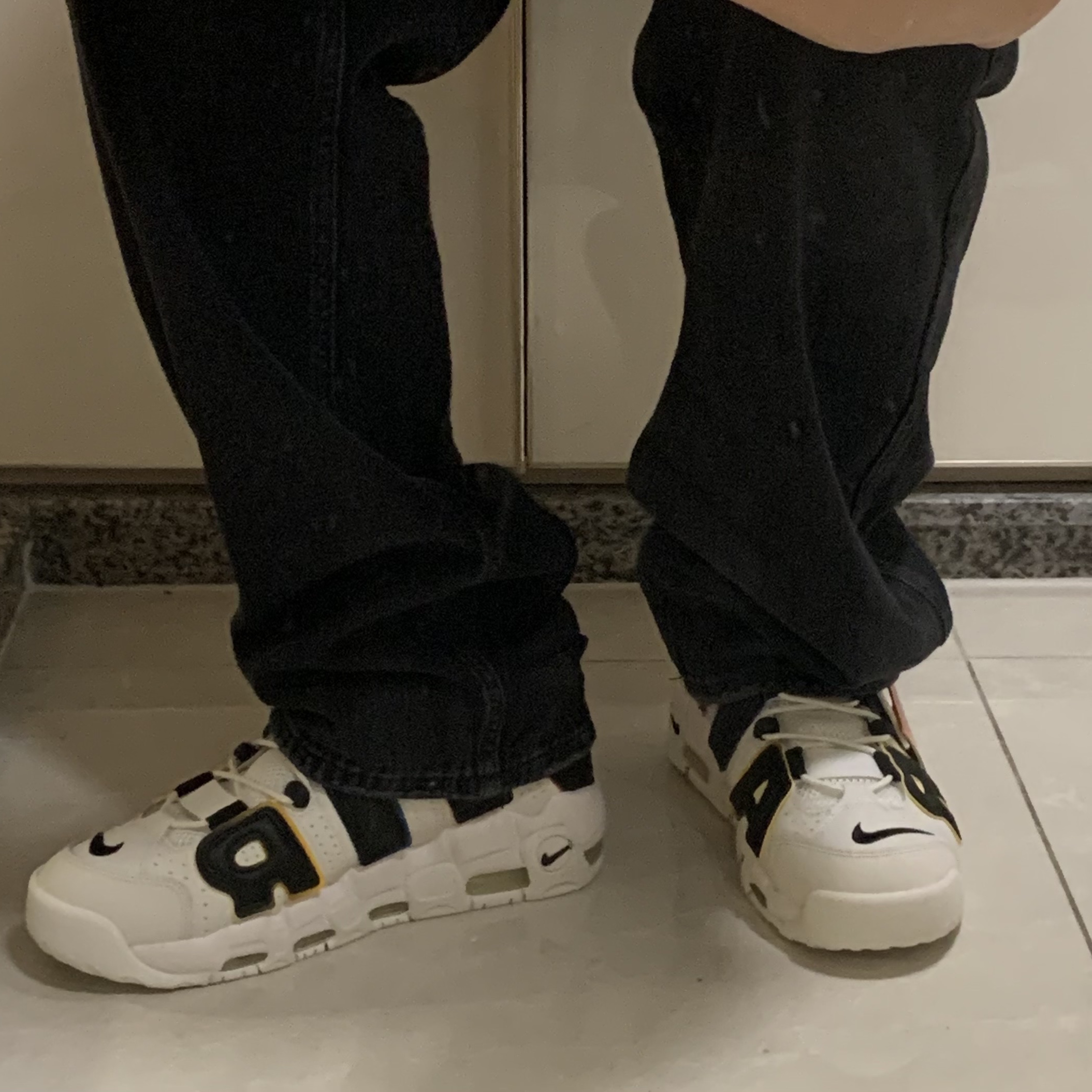 Nike Air More Uptempo 96 Trading Cards 착용 스타일 - 1