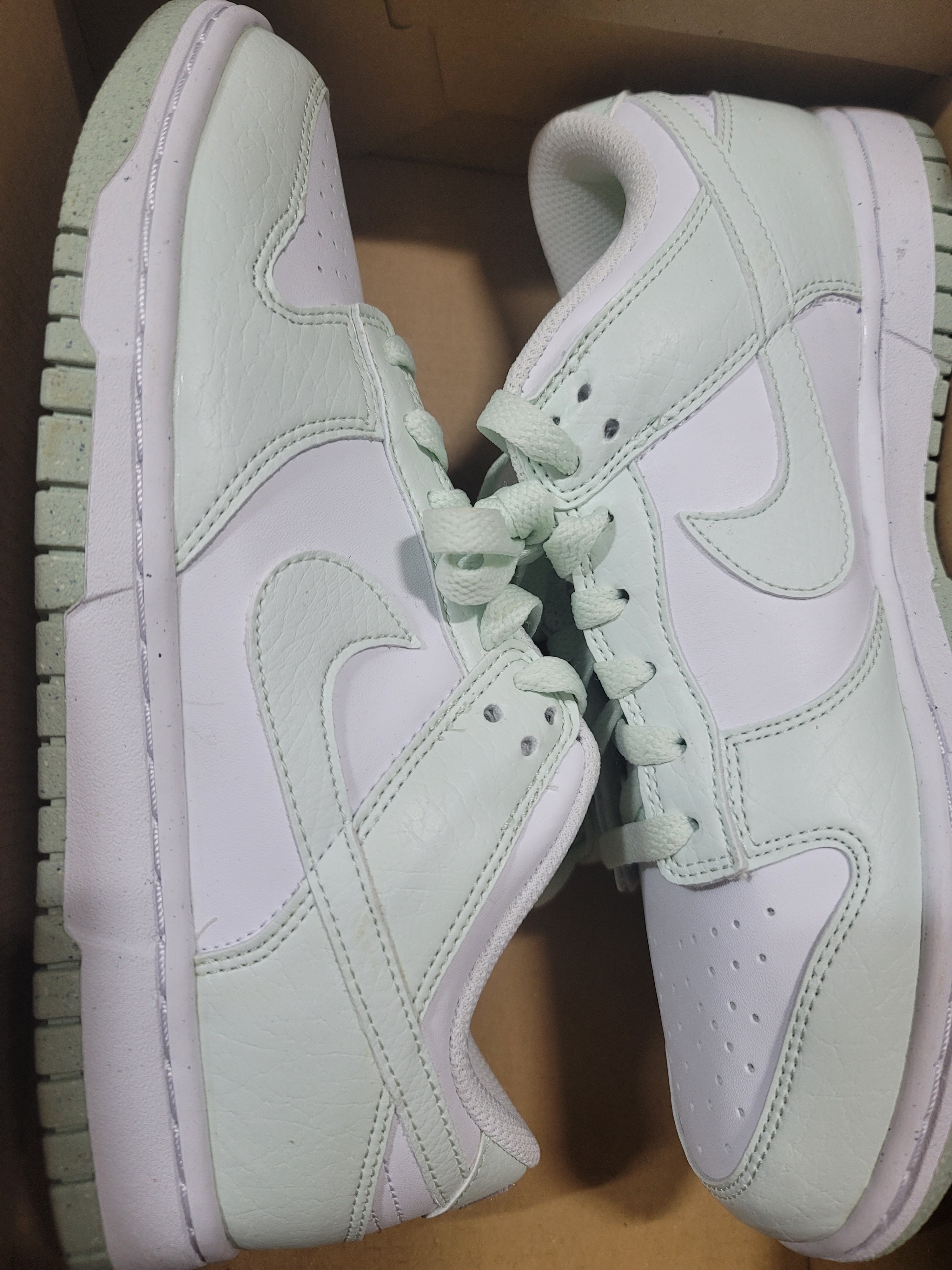 (W) Nike Dunk Low Next Nature Barely Green and White 착용 스타일