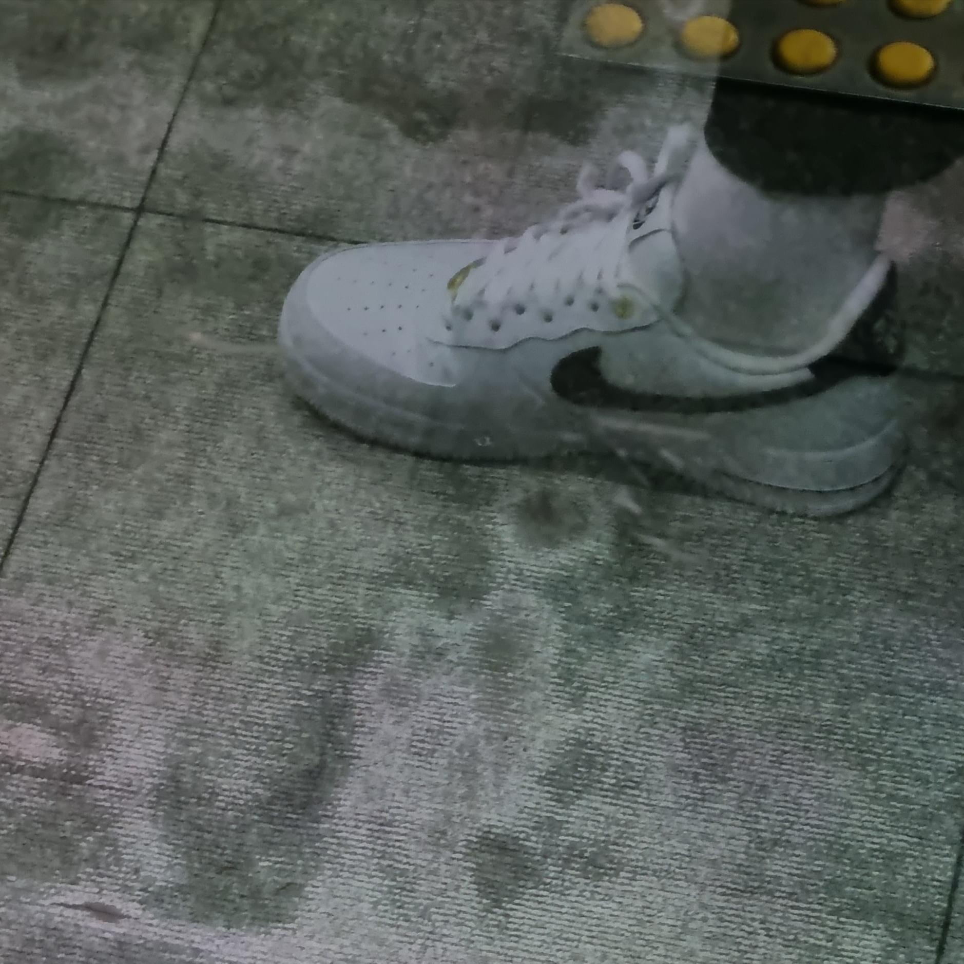 Nike Air Force 1 '07 LV8 40th Anniversary Join Forces White Black 착용 스타일