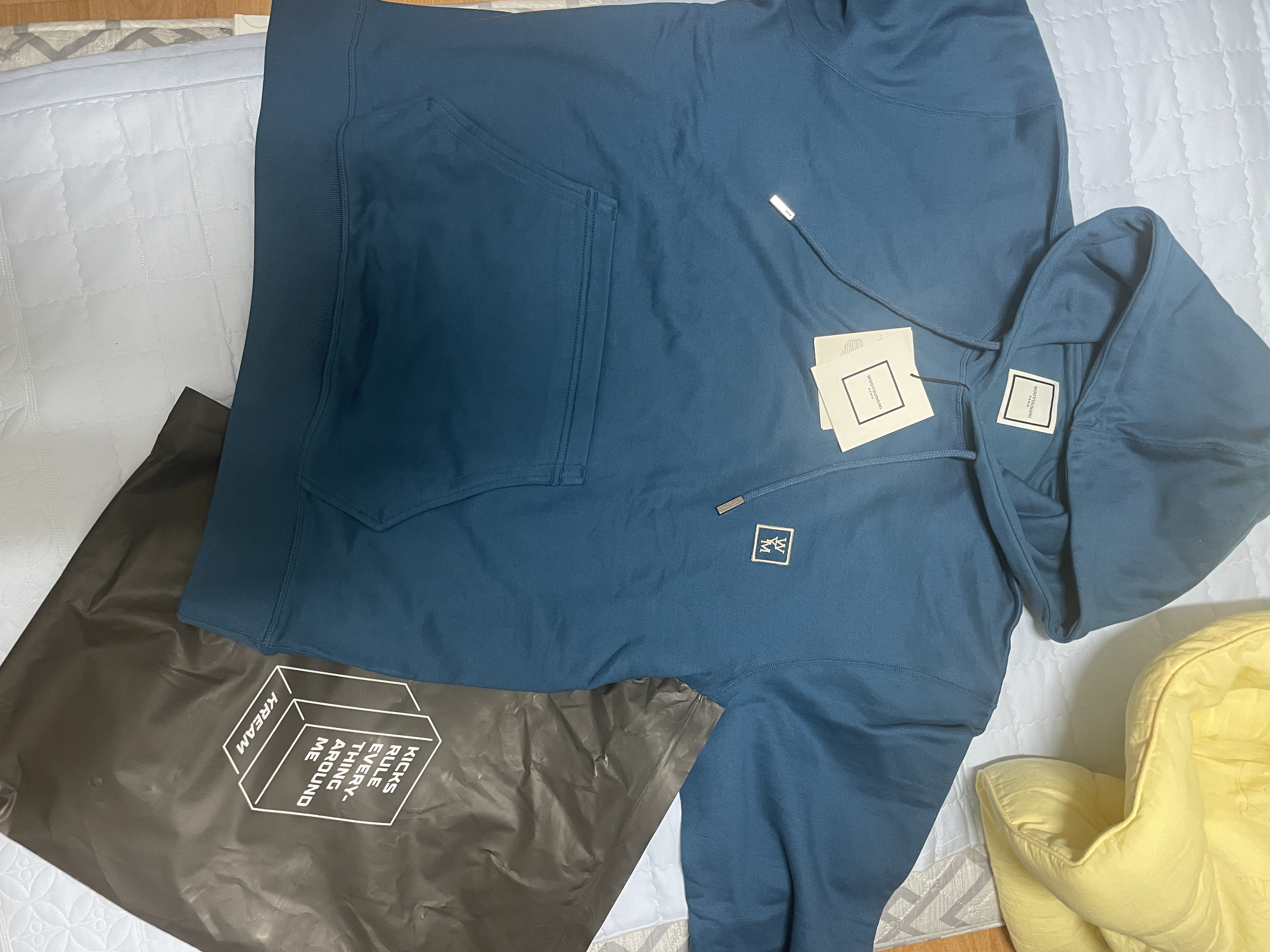 Wooyoungmi Cotton White Back Logo Hoodie Blue - 22FW 착용 스타일