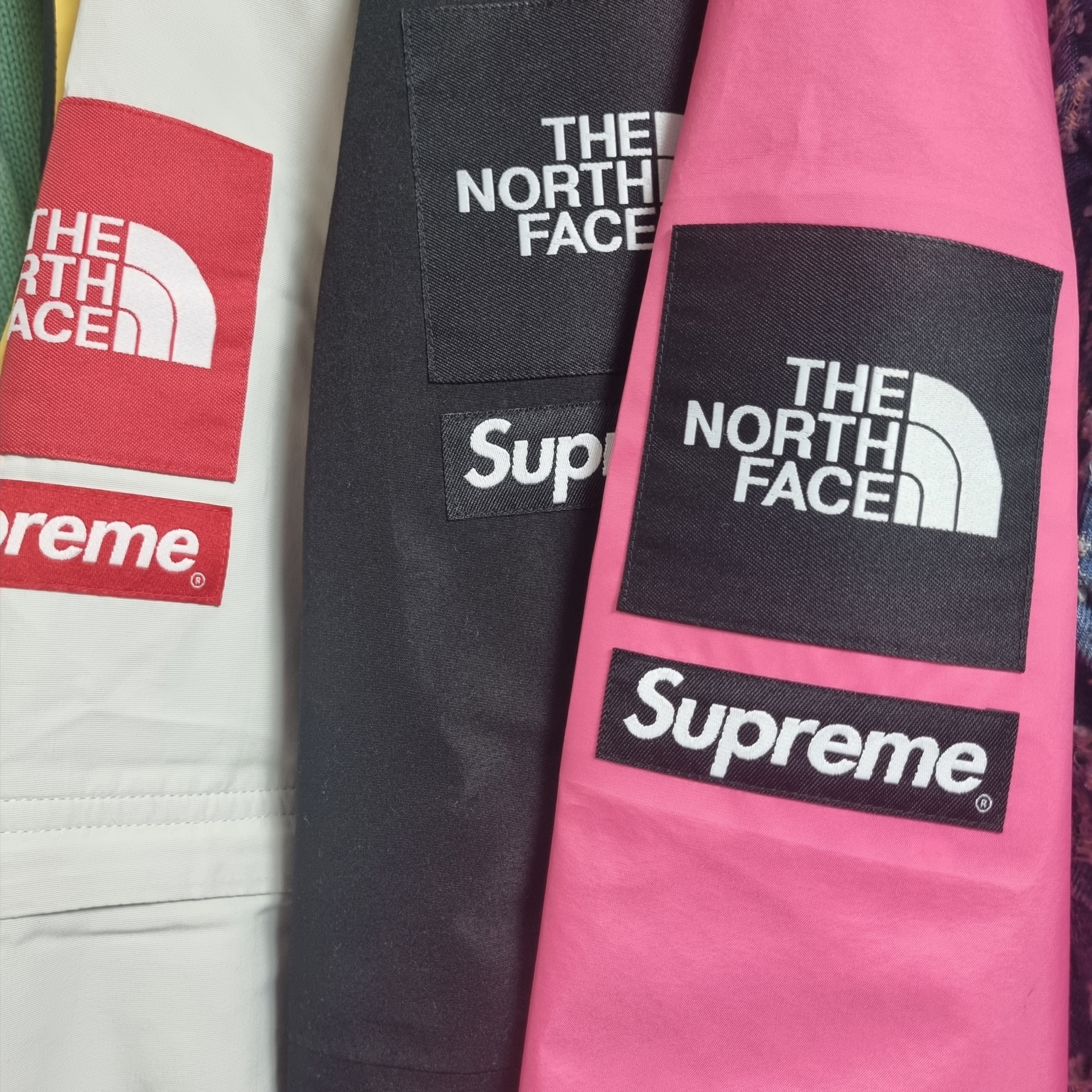 Supreme x The North Face Trekking Convertible Jacket Stone - 22SS, Supreme x The North Face Summit Series Rescue Mountain Pro Jacket Black - 22SS 착용 스타일