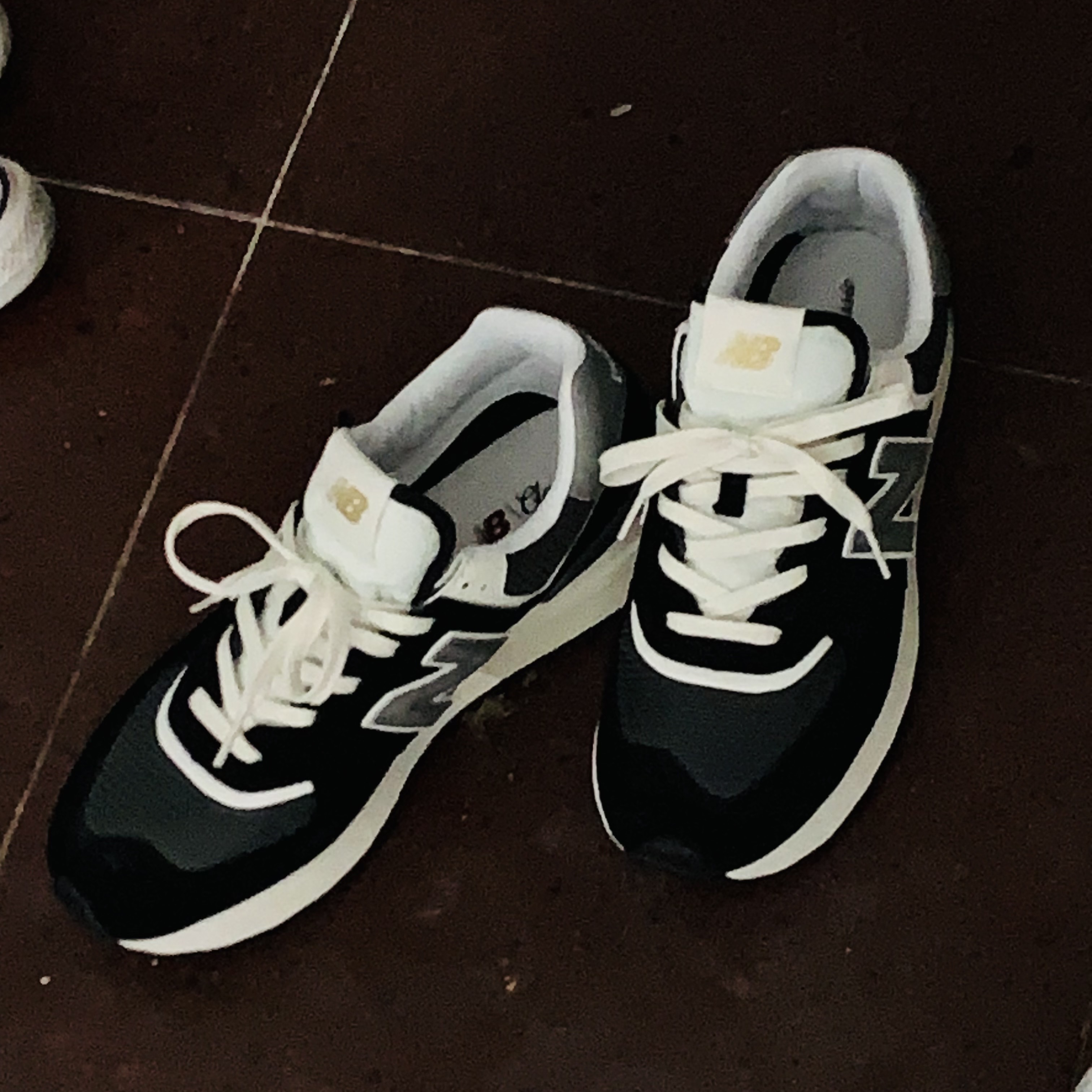 New Balance 574 Legacy Black 착용 스타일 - 2