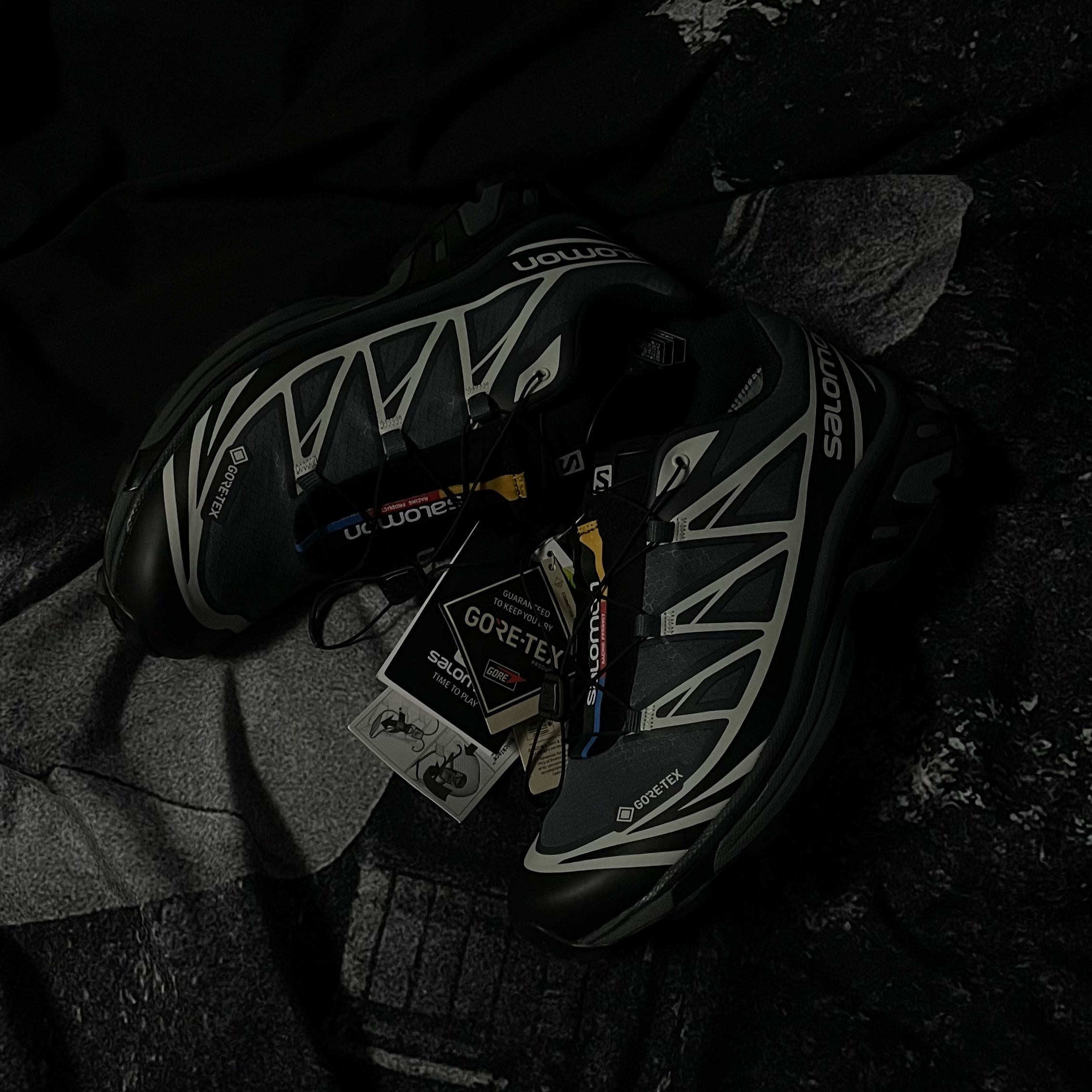 Salomon XT-6 Gore-Tex Black Ebony 착용 스타일