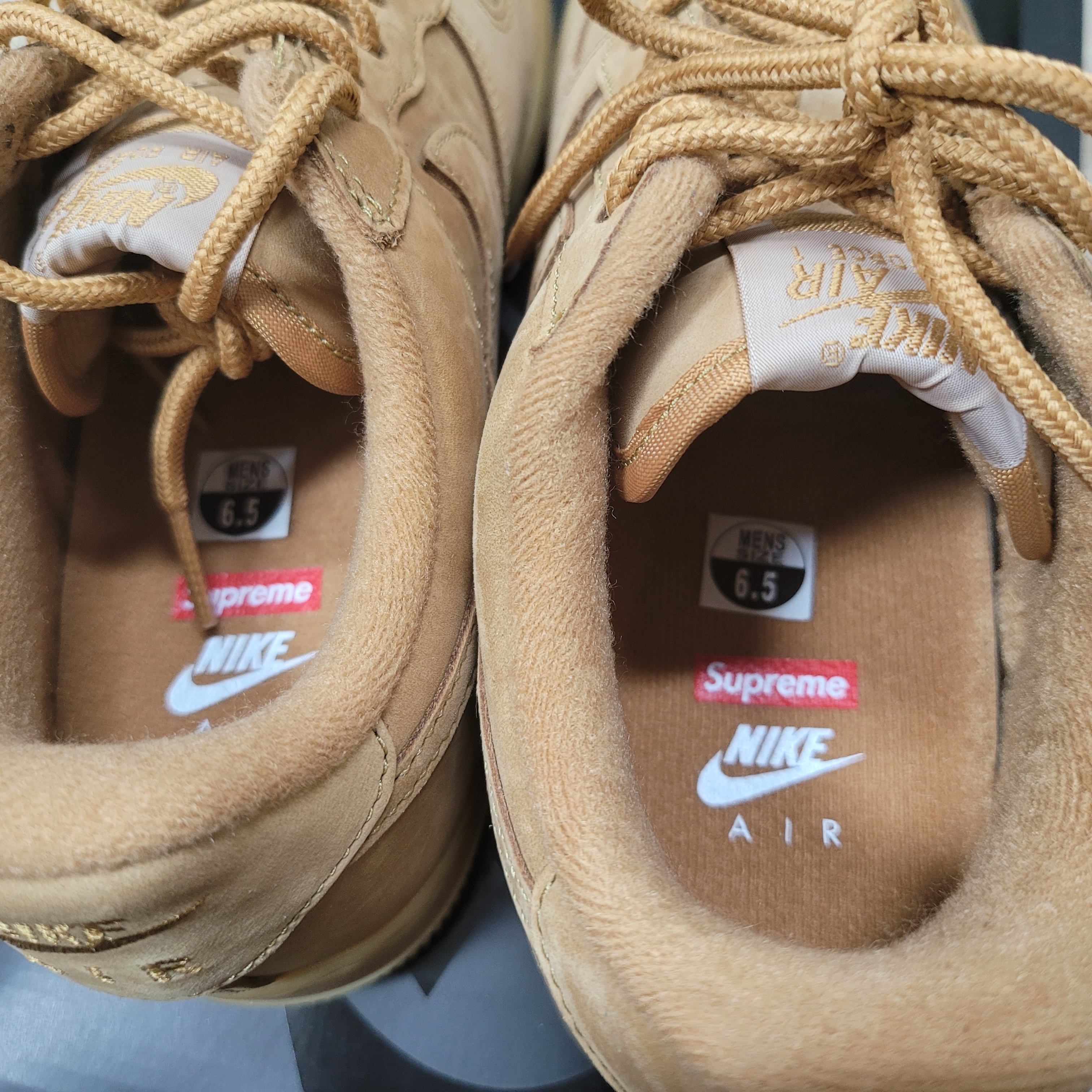 Nike x Supreme Air Force 1 Low Flax 착용 스타일 - 3