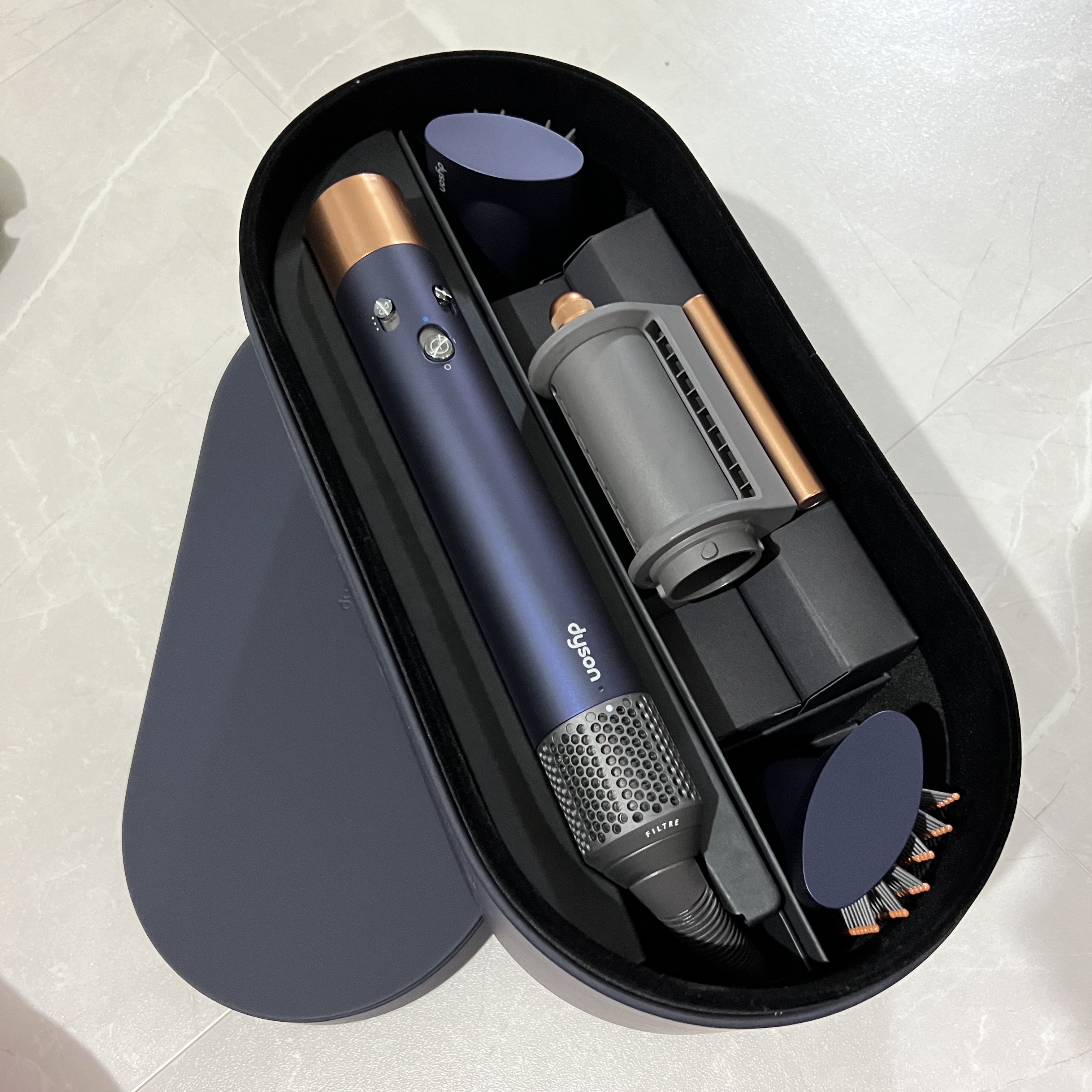 Dyson Airwrap Multi Styler Complete Long Blue Copper (Korean Ver.) 착용 스타일 - 1