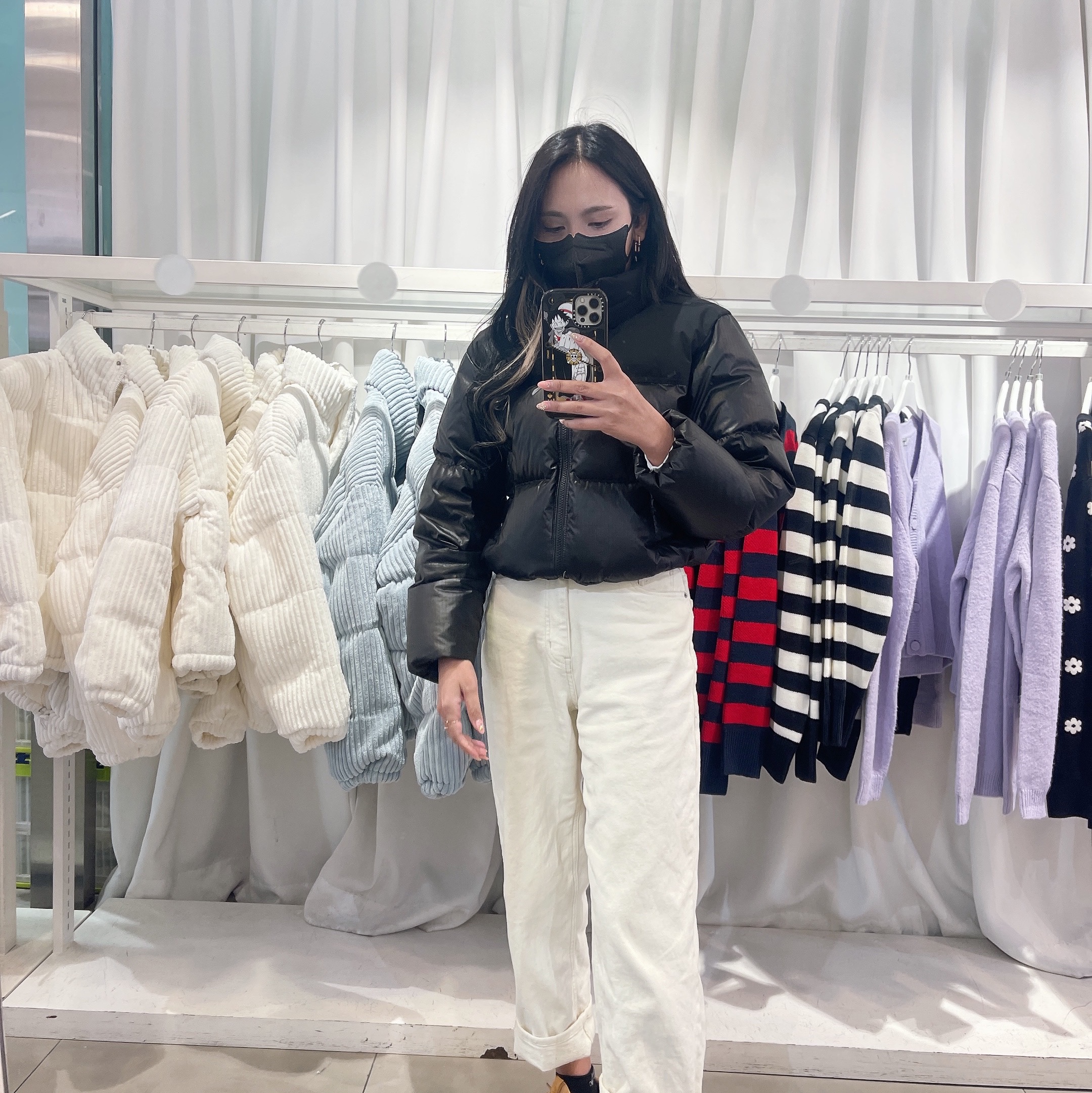 (W) The North Face White Label Novelty Nuptse Down Jacket Black 착용 스타일
