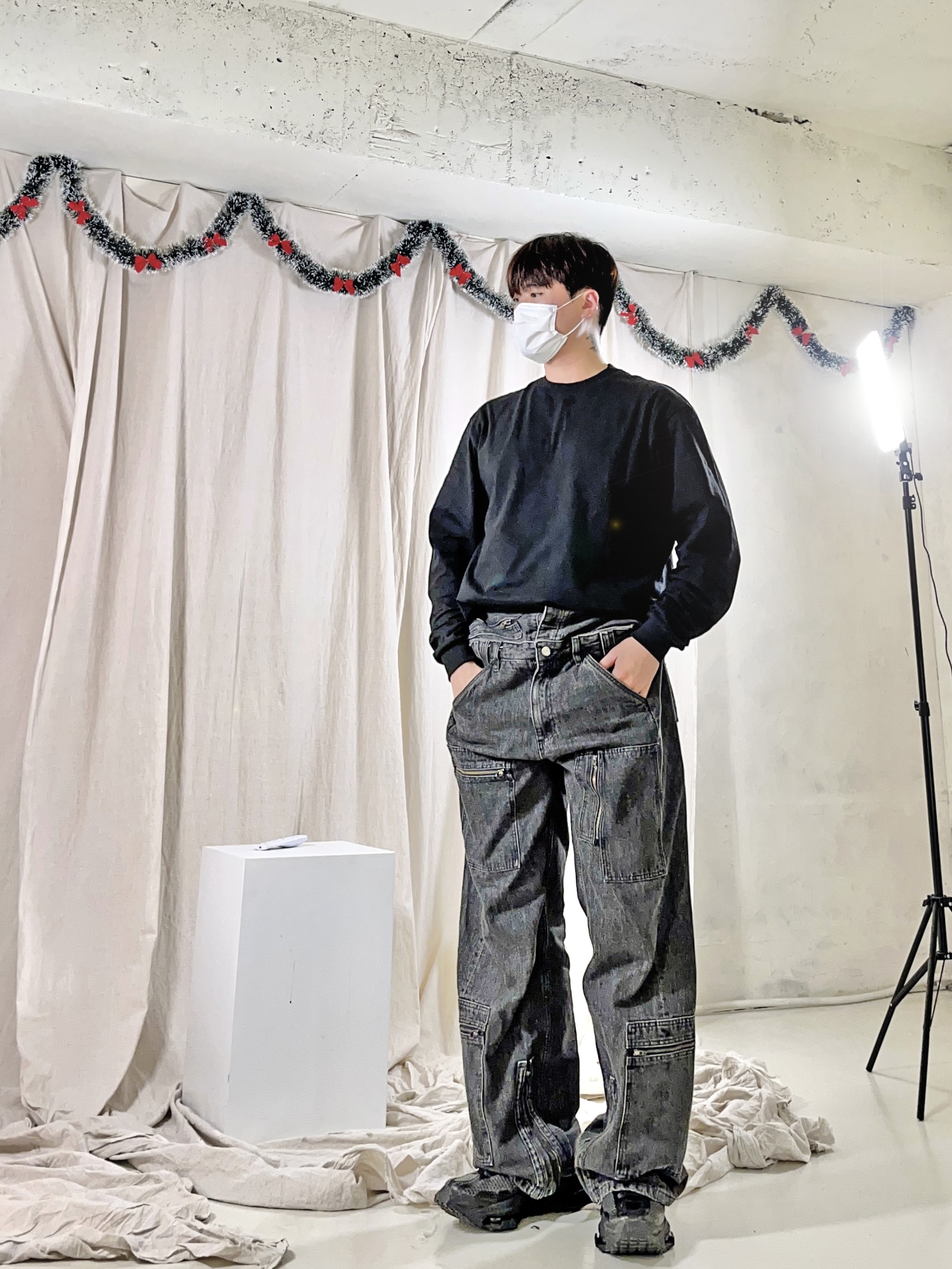 Nike x Matthew M Williams Zoom 004 Triple Black 착용 스타일 - 1