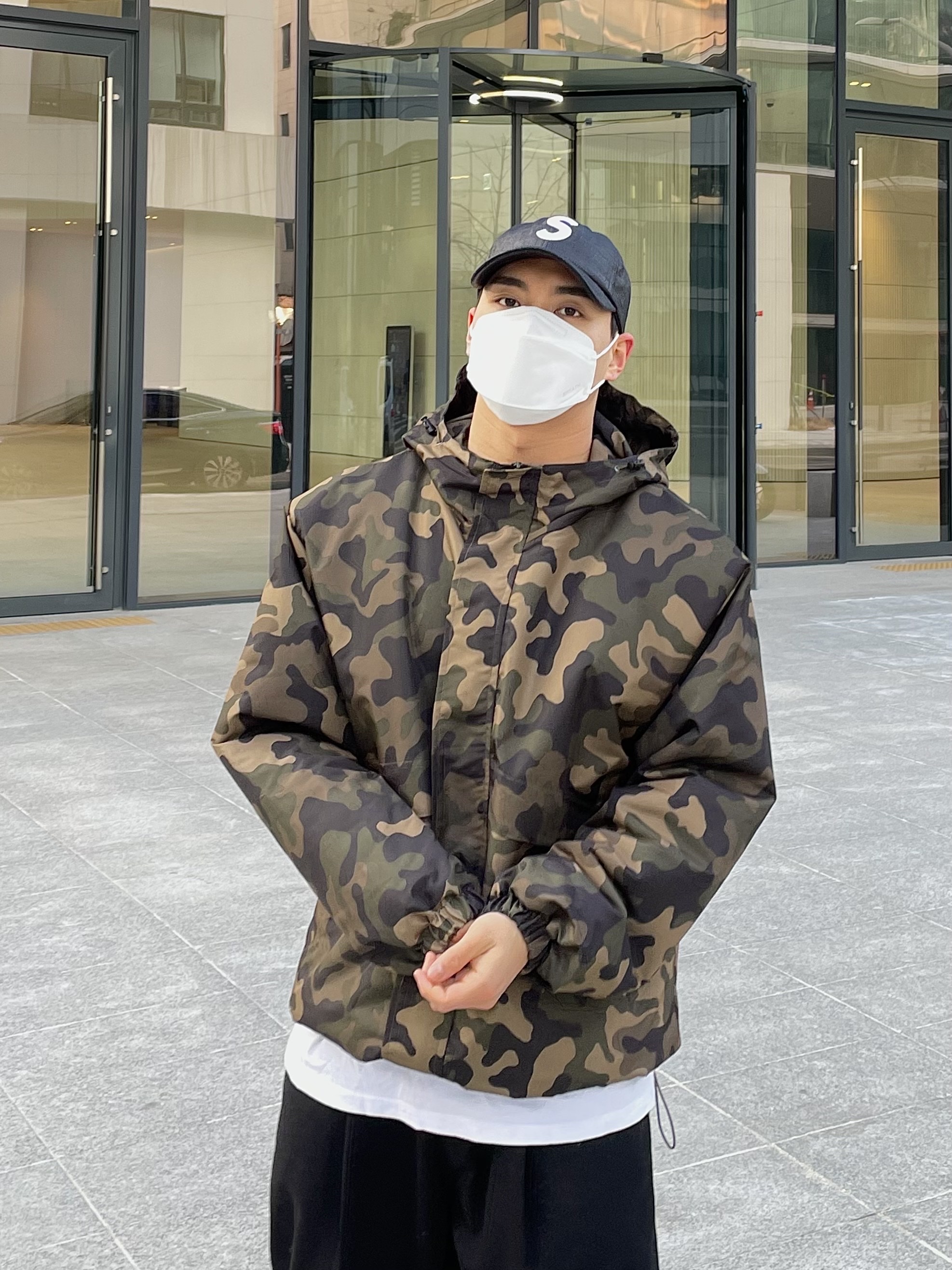 Supreme Raffia S Logo 6-Panel Black - 22SS, Jordan 1 Low OG Starfish 착용 스타일 - 3