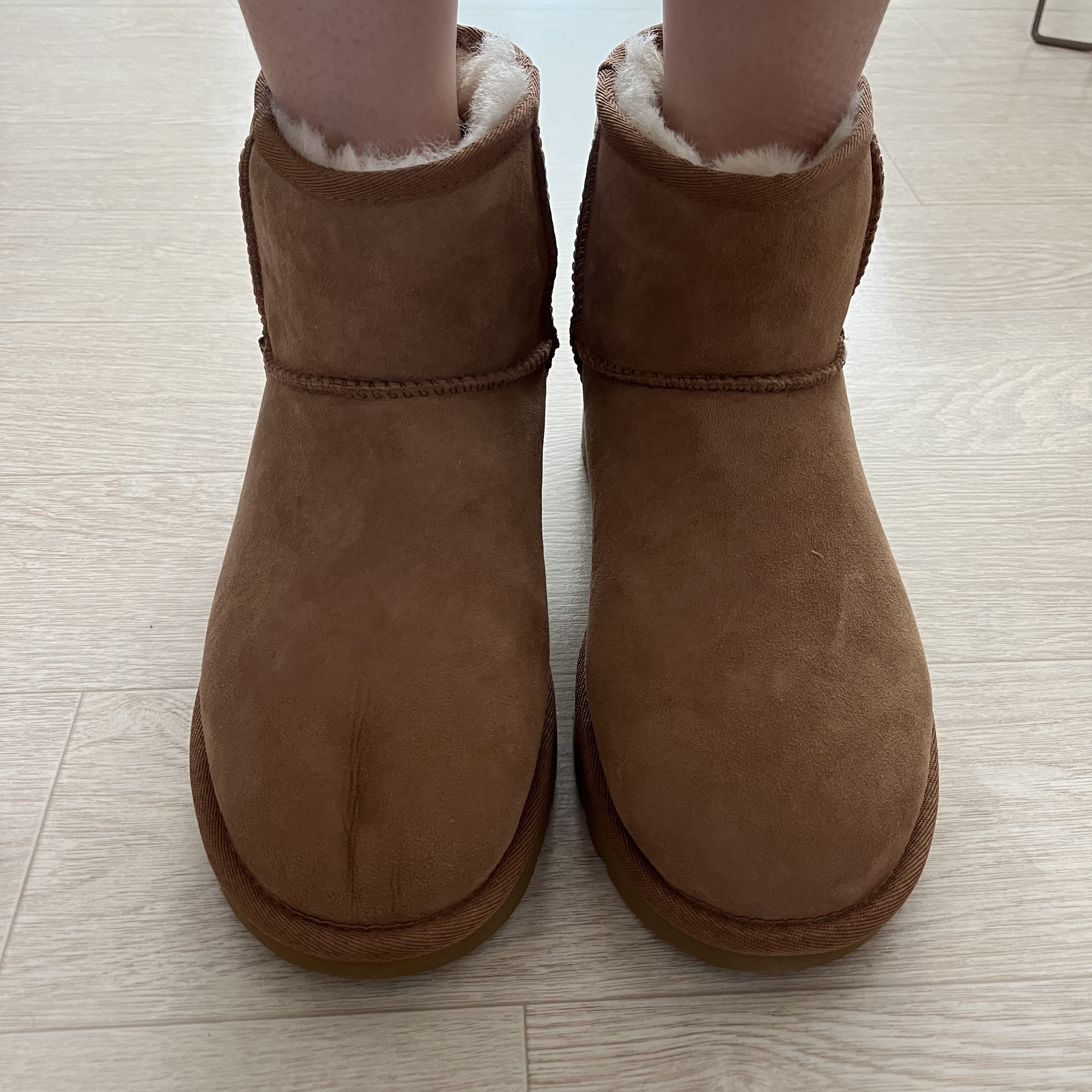 (W) UGG Classic Mini II Boots Chestnut 착용 스타일 - 1