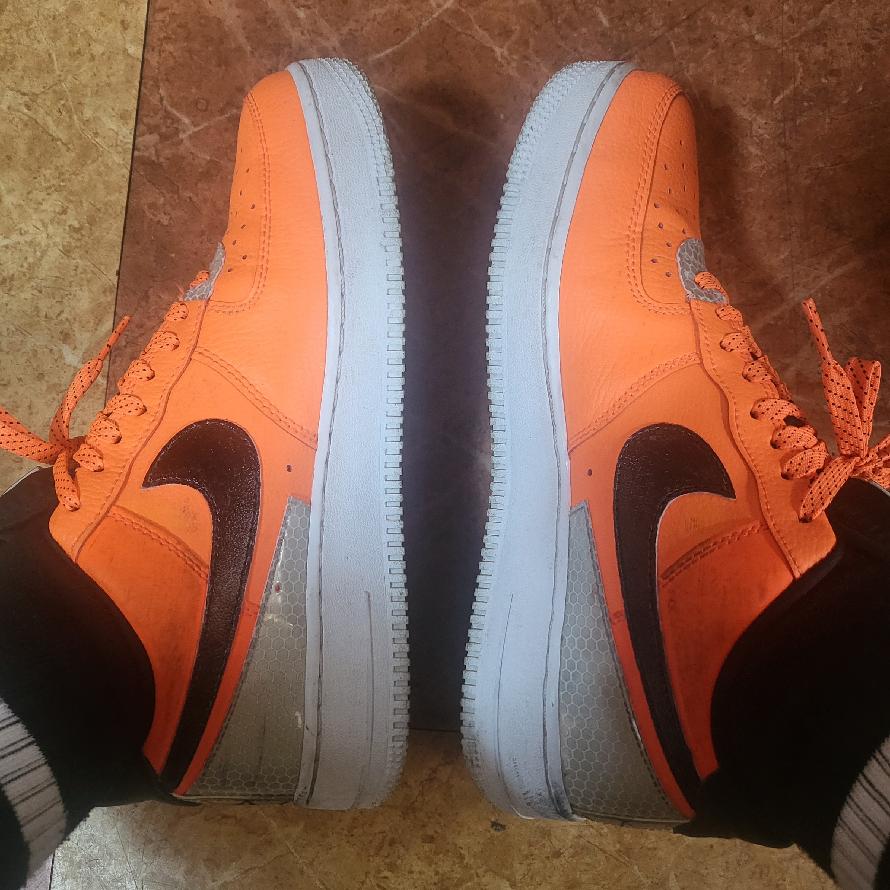 Nike Air Force 1 '07 LV8 40th Anniversary Join Forces White Black 착용 스타일